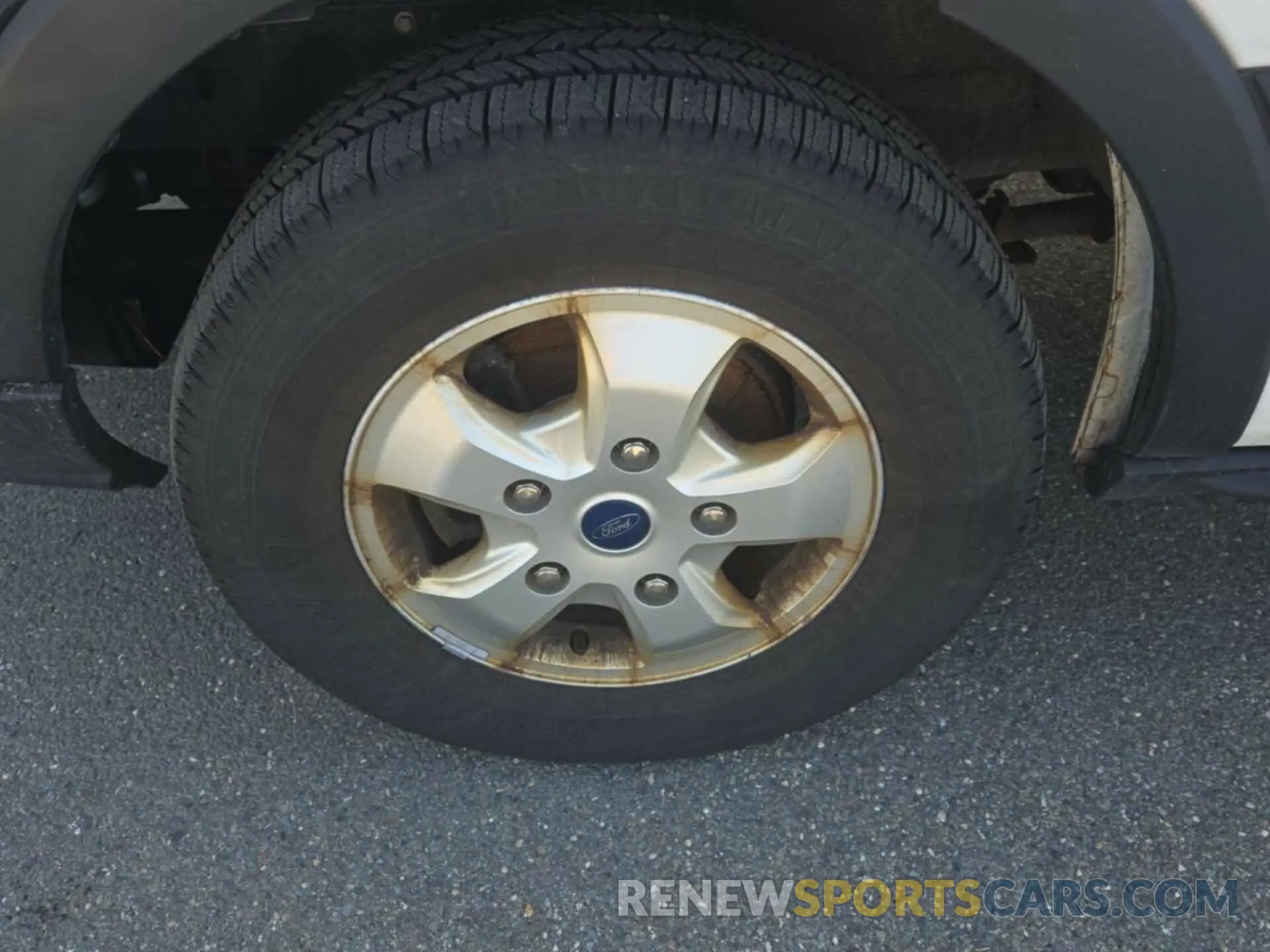 51 Photograph of a damaged car 1FTYR1YG5KKB48118 FORD TRANSIT 2019