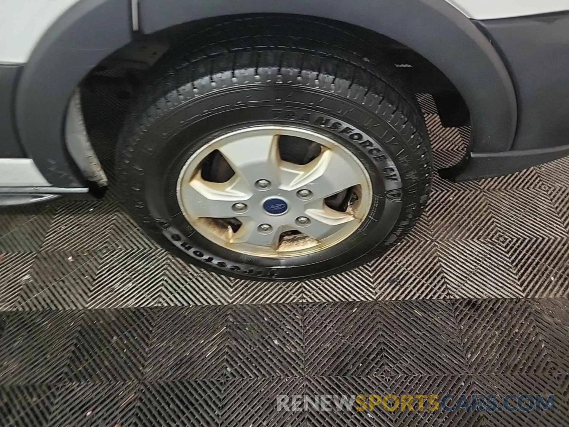 6 Photograph of a damaged car 1FTYR1YG5KKB48118 FORD TRANSIT 2019