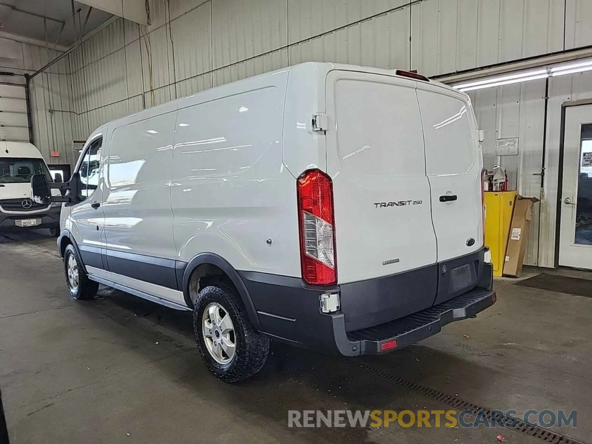 10 Фотография поврежденного автомобиля 1FTYR1YG5KKB48264 FORD TRANSIT 2019