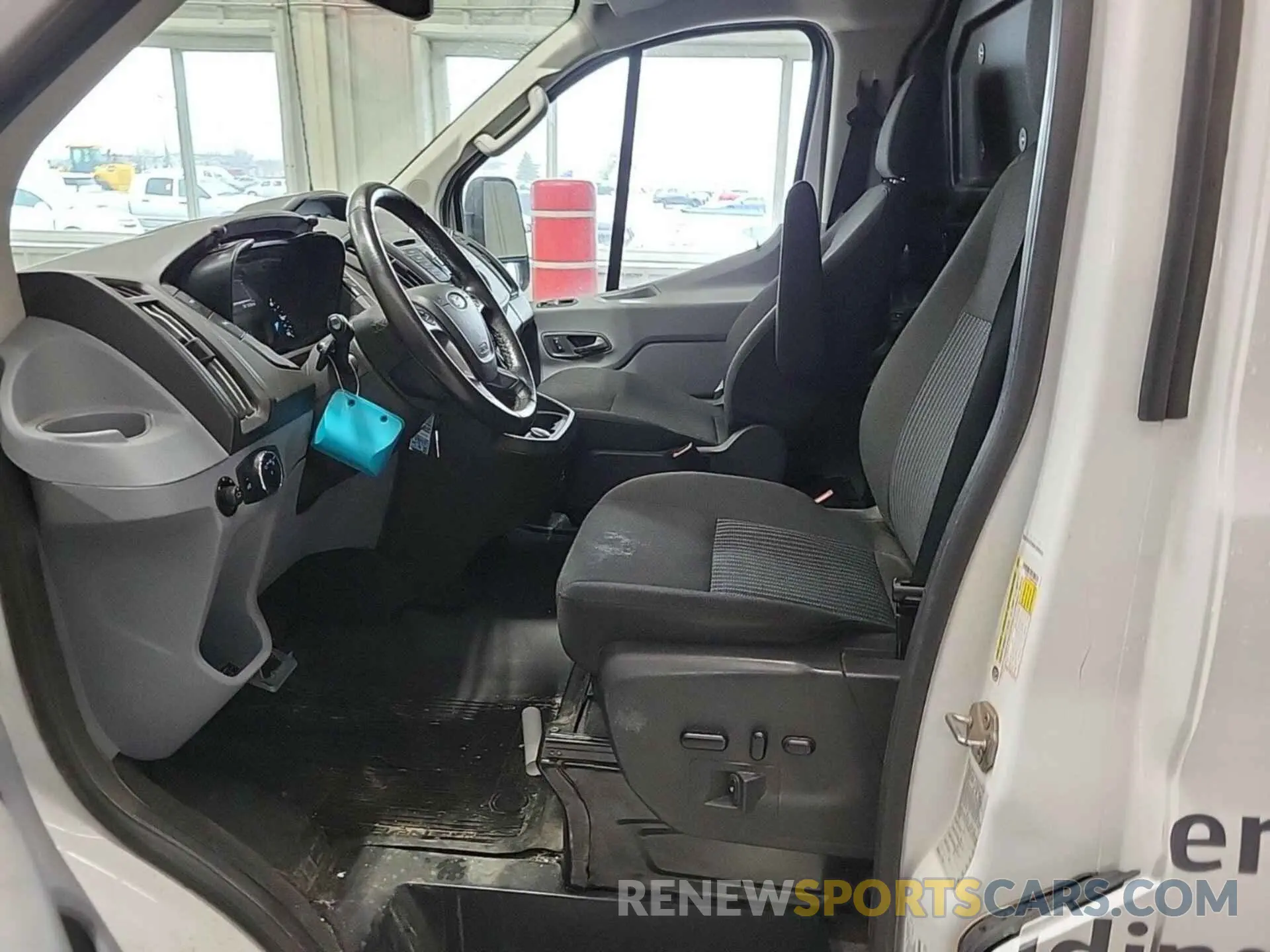 18 Фотография поврежденного автомобиля 1FTYR1YG5KKB48264 FORD TRANSIT 2019