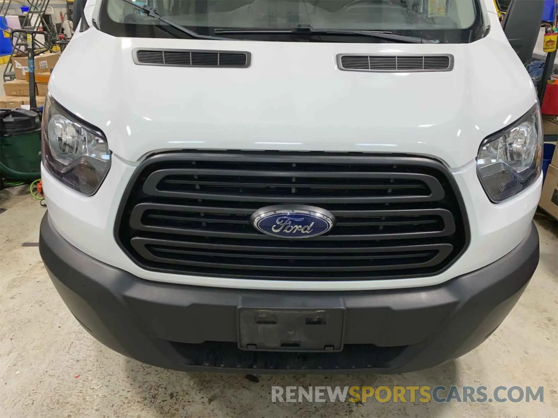 18 Photograph of a damaged car 1FTYR1YG7KKA40826 FORD TRANSIT 2019