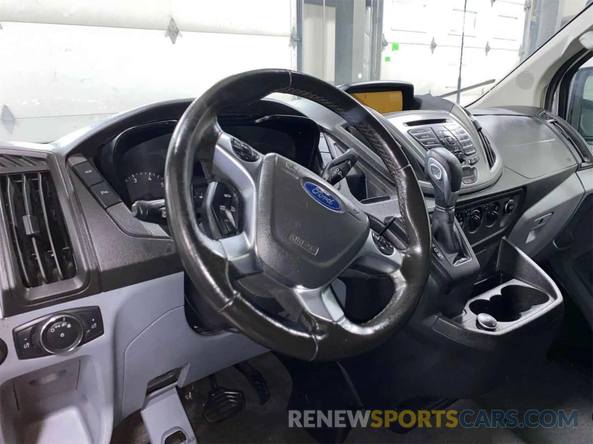 25 Photograph of a damaged car 1FTYR1YG7KKA40826 FORD TRANSIT 2019