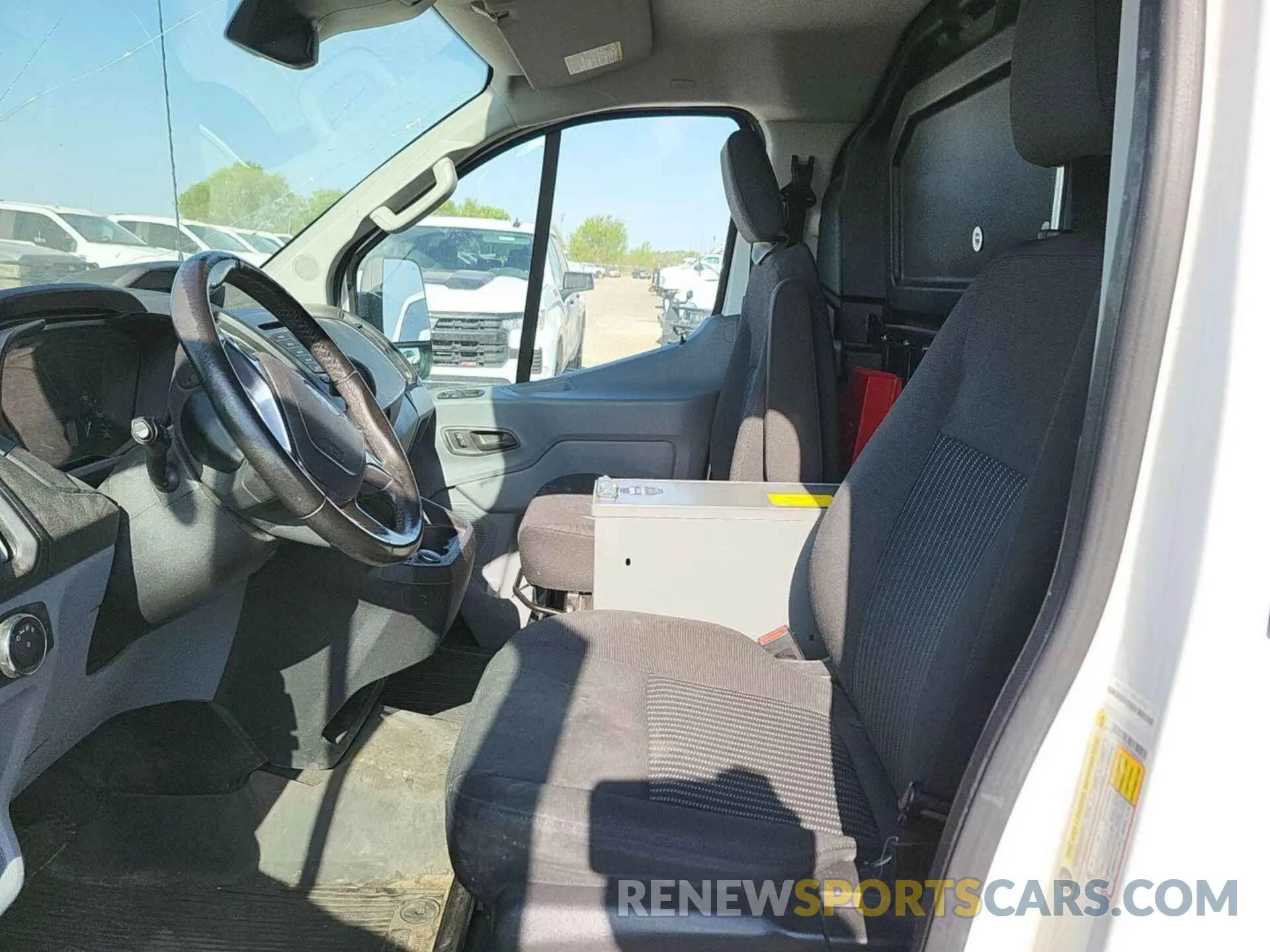 14 Фотография поврежденного автомобиля 1FTYR1YG7KKB48251 FORD TRANSIT 2019