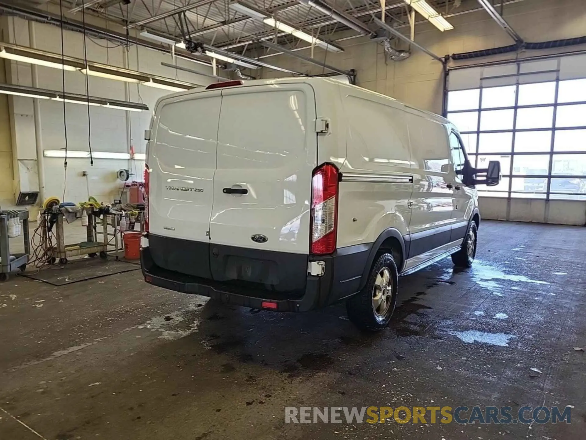 15 Photograph of a damaged car 1FTYR1YG8KKB48260 FORD TRANSIT 2019
