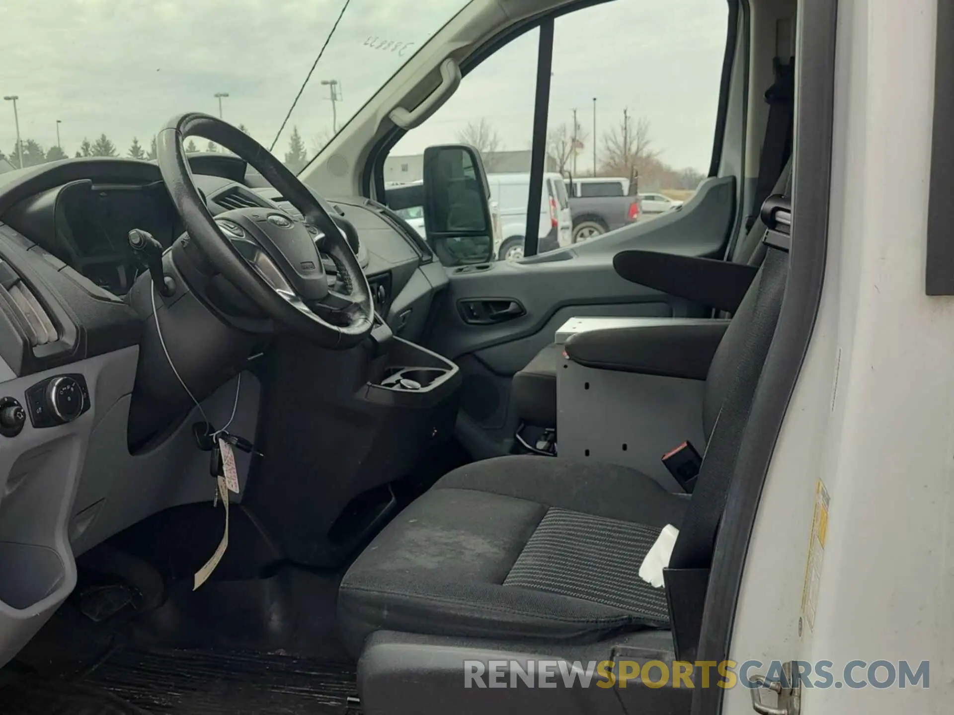17 Photograph of a damaged car 1FTYR1YG8KKB48260 FORD TRANSIT 2019