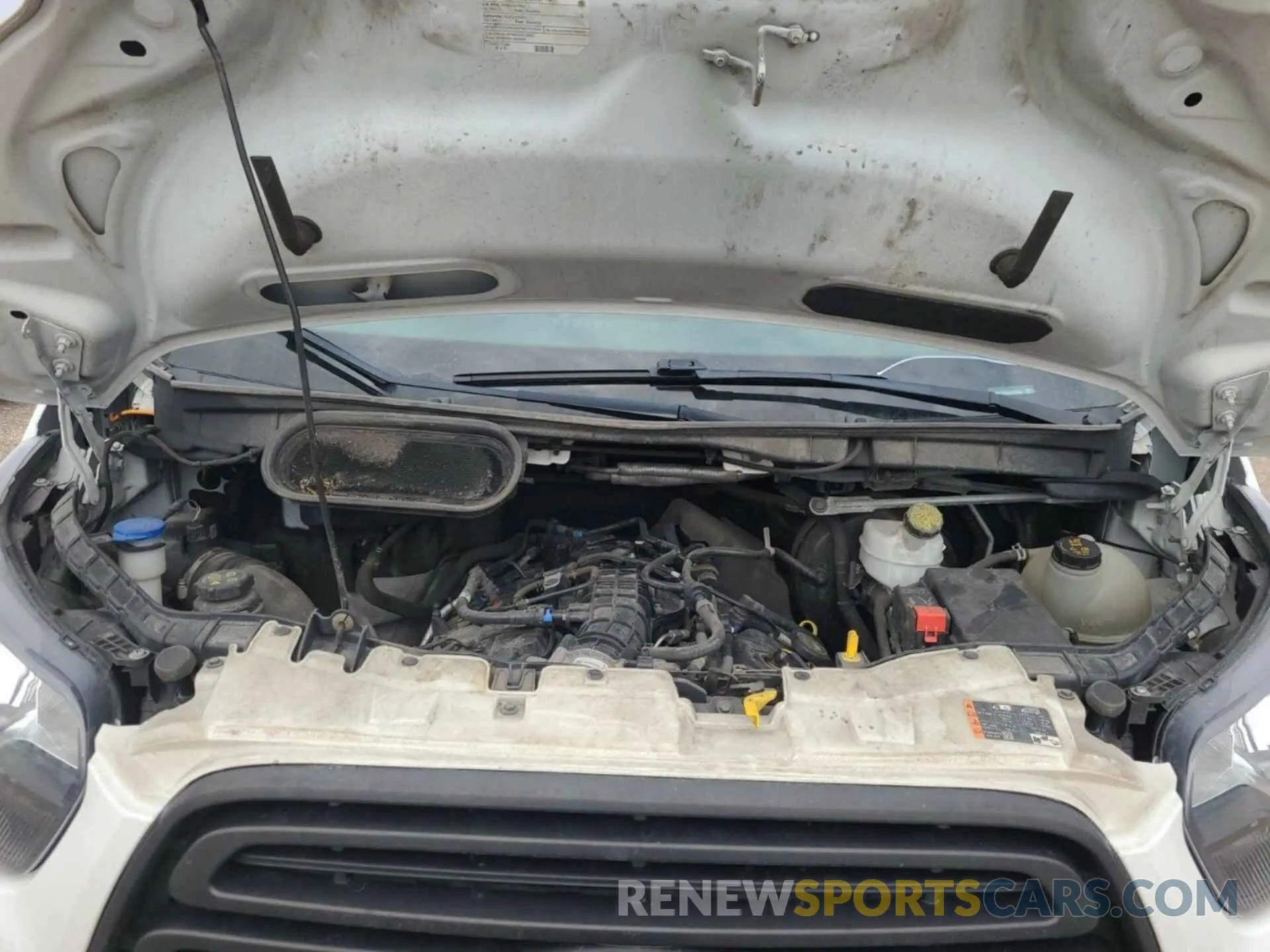 29 Photograph of a damaged car 1FTYR1YG8KKB48260 FORD TRANSIT 2019