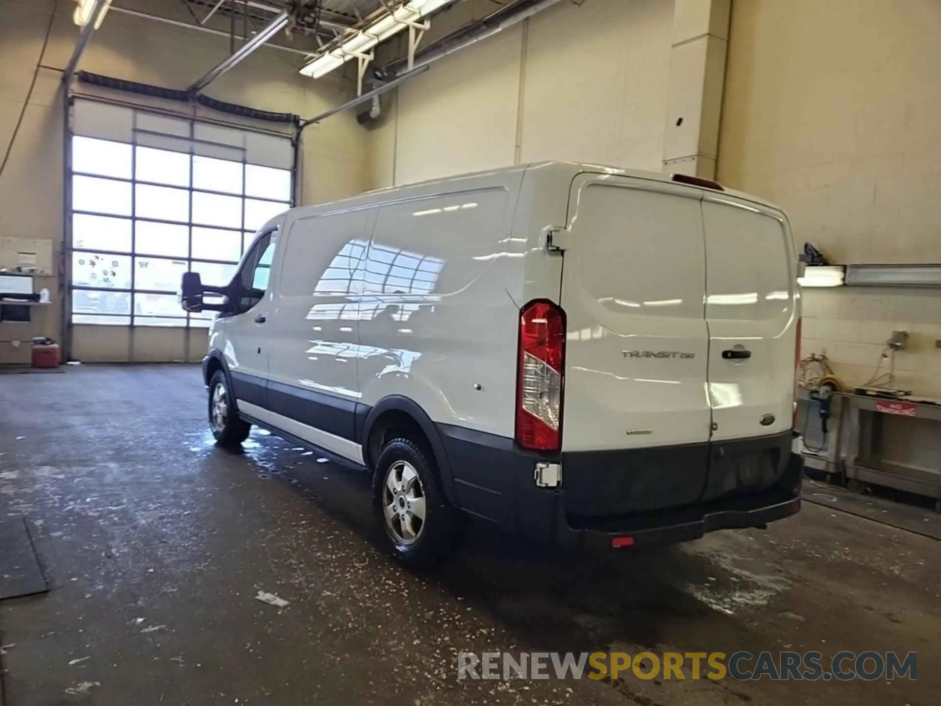 5 Photograph of a damaged car 1FTYR1YG8KKB48260 FORD TRANSIT 2019