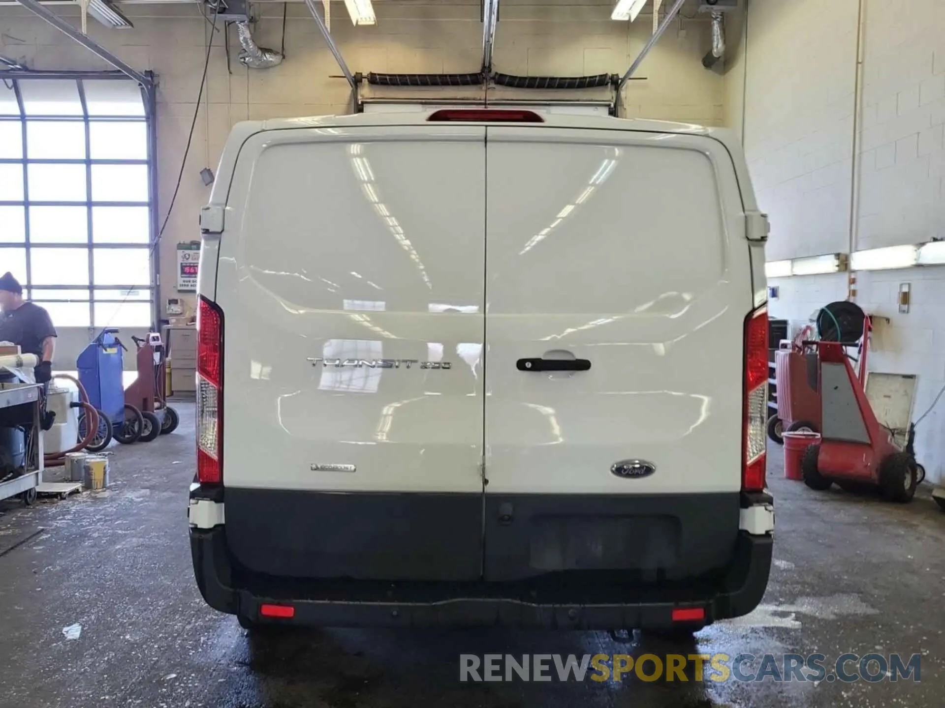 6 Photograph of a damaged car 1FTYR1YG8KKB48260 FORD TRANSIT 2019