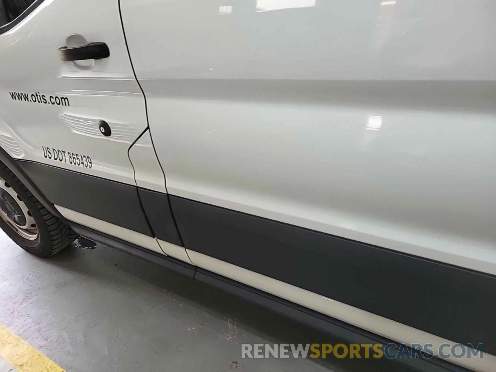 11 Photograph of a damaged car 1FTYR1YGXKKA50198 FORD TRANSIT 2019