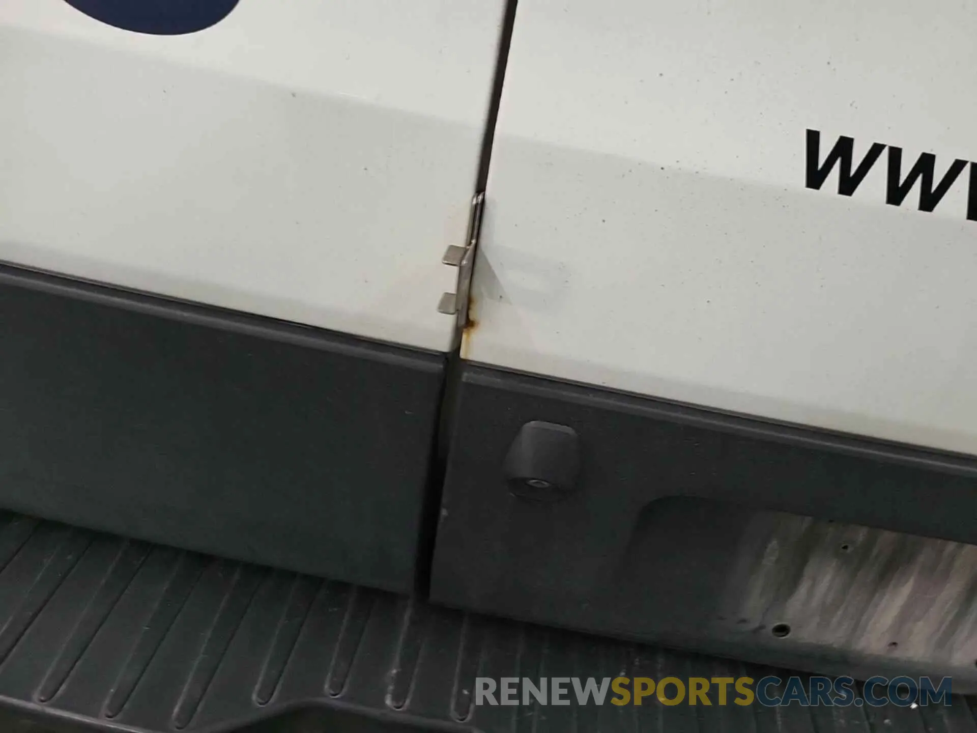16 Photograph of a damaged car 1FTYR1YGXKKA50198 FORD TRANSIT 2019