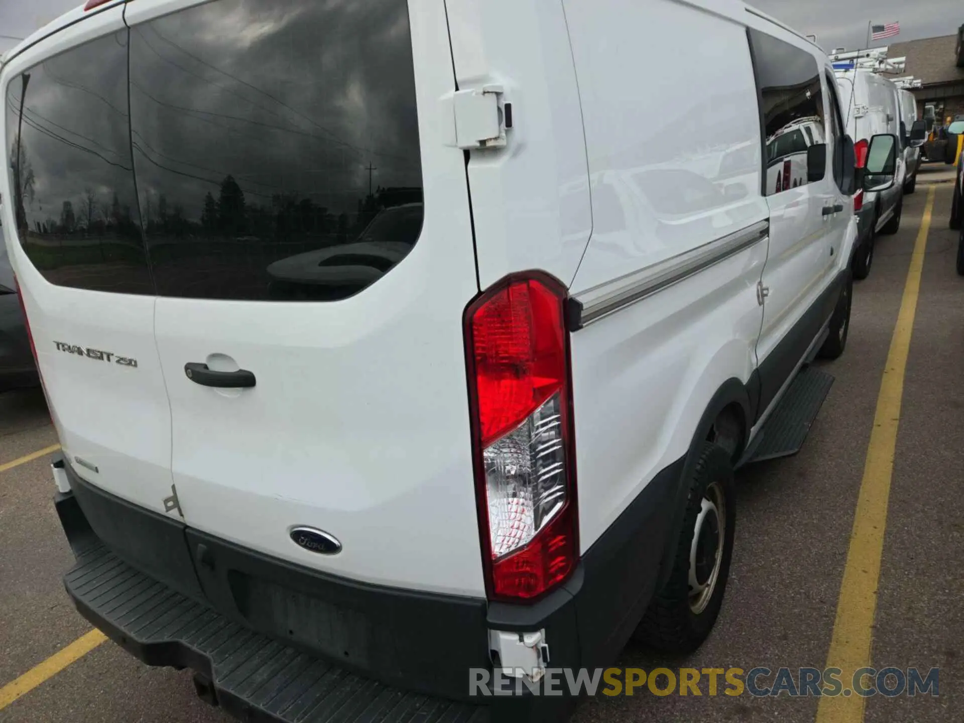 21 Photograph of a damaged car 1FTYR1YGXKKA50198 FORD TRANSIT 2019