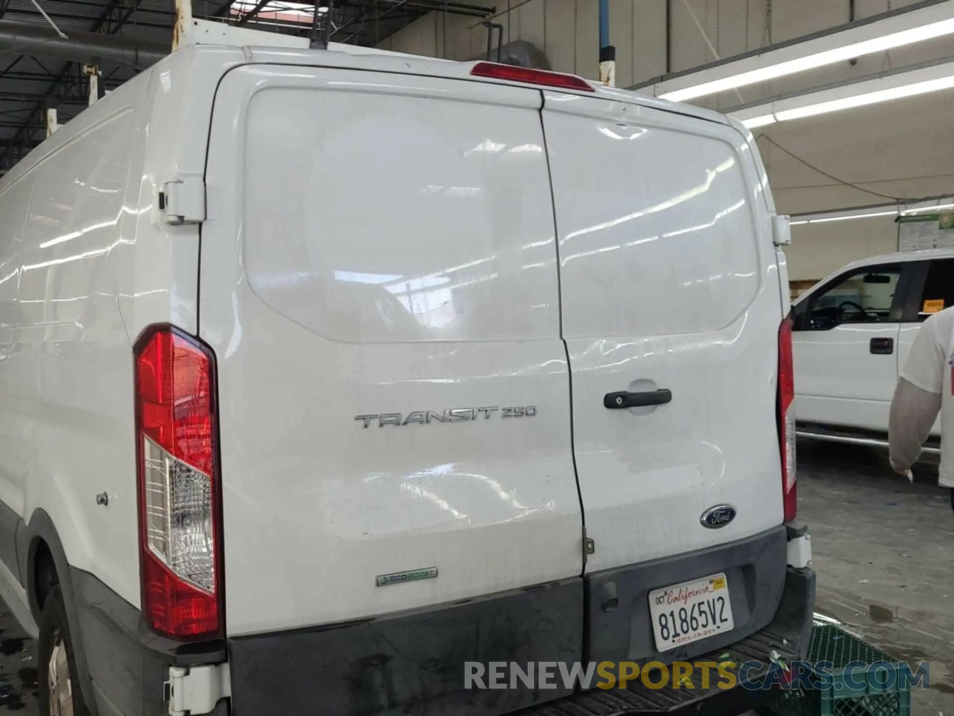 24 Photograph of a damaged car 1FTYR1YGXKKB48275 FORD TRANSIT 2019
