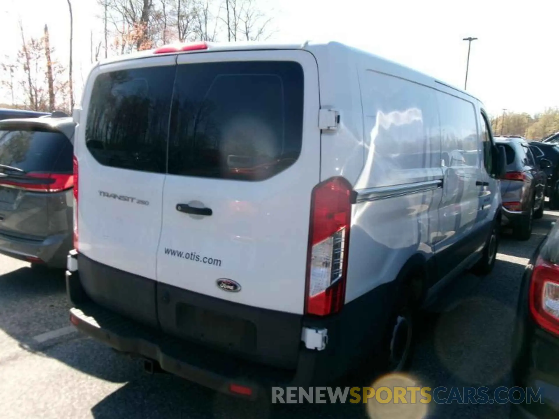15 Photograph of a damaged car 1FTYR1YM4KKB18081 FORD TRANSIT 2019