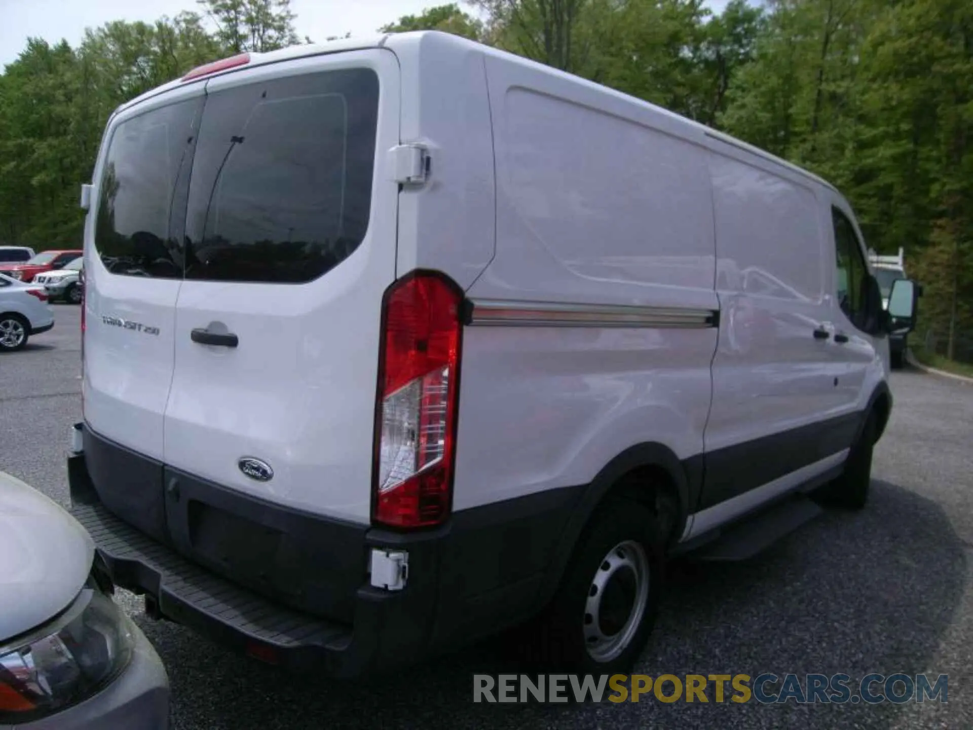 5 Photograph of a damaged car 1FTYR1YM4KKB18081 FORD TRANSIT 2019