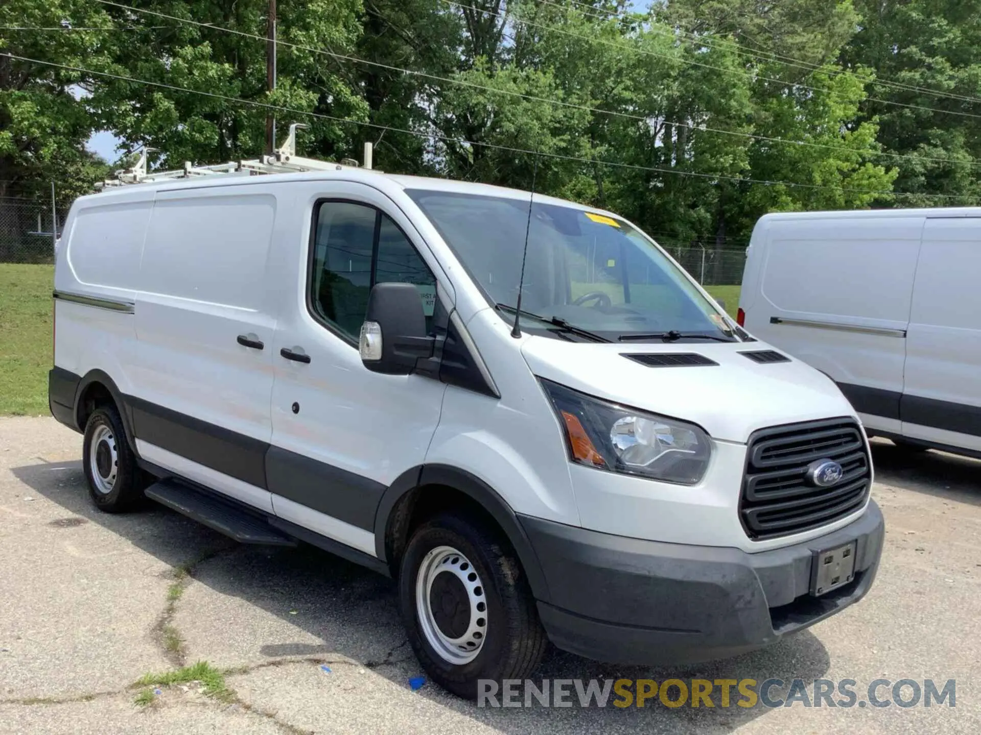 12 Фотография поврежденного автомобиля 1FTYR1YM5KKA24761 FORD TRANSIT 2019