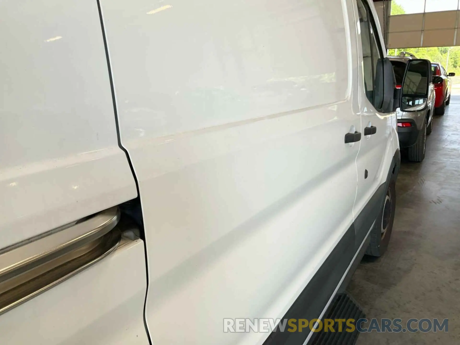 4 Фотография поврежденного автомобиля 1FTYR1YM5KKA24761 FORD TRANSIT 2019