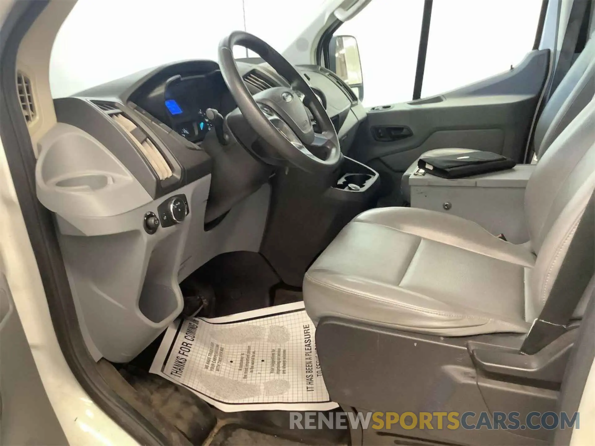 12 Фотография поврежденного автомобиля 1FTYR1YM6KKA21495 FORD TRANSIT 2019
