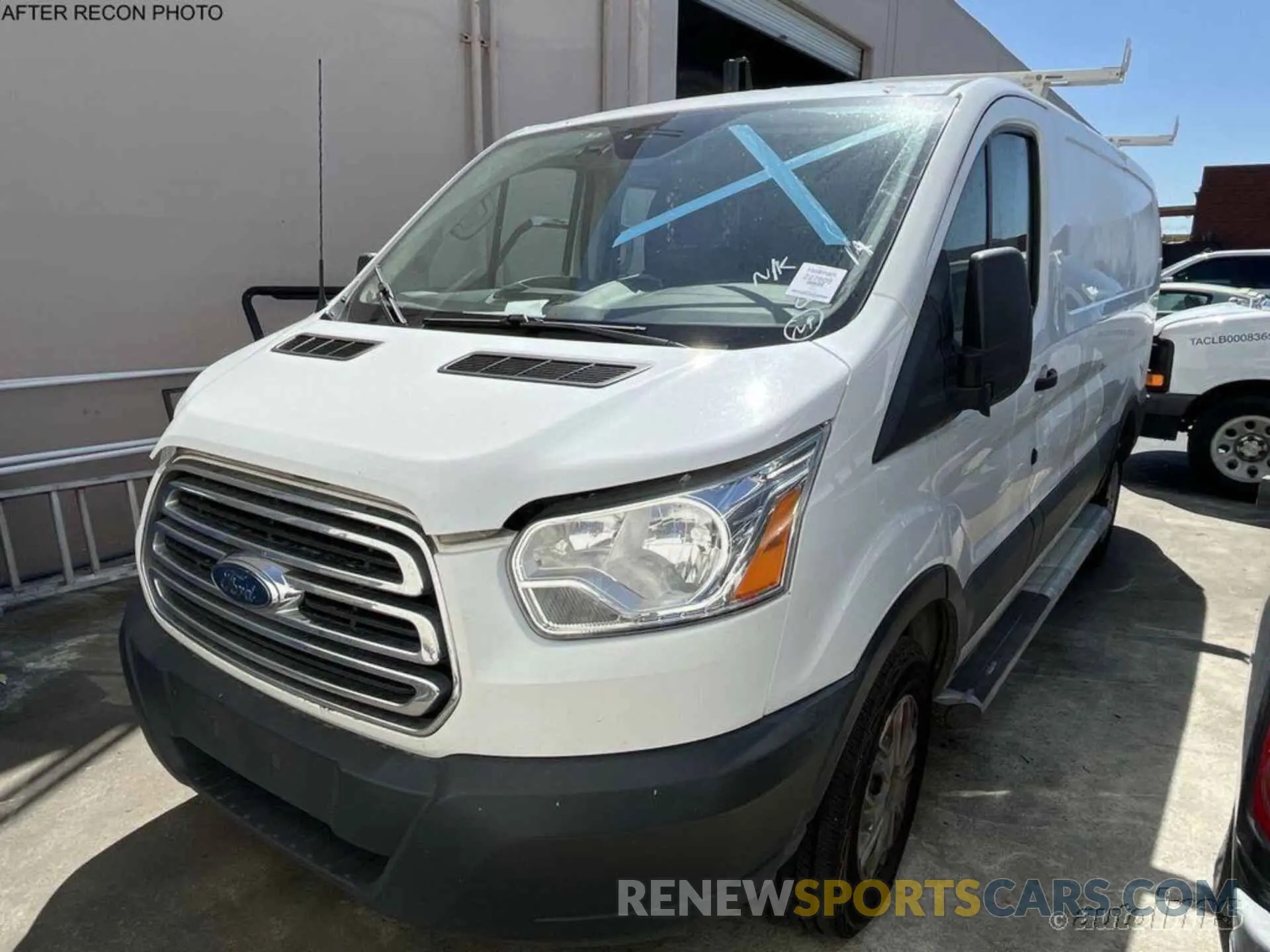 2 Photograph of a damaged car 1FTYR1YMXKKB00944 FORD TRANSIT 2019
