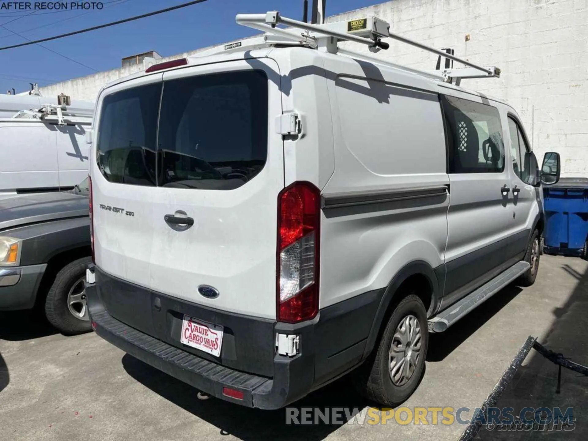 6 Photograph of a damaged car 1FTYR1YMXKKB00944 FORD TRANSIT 2019