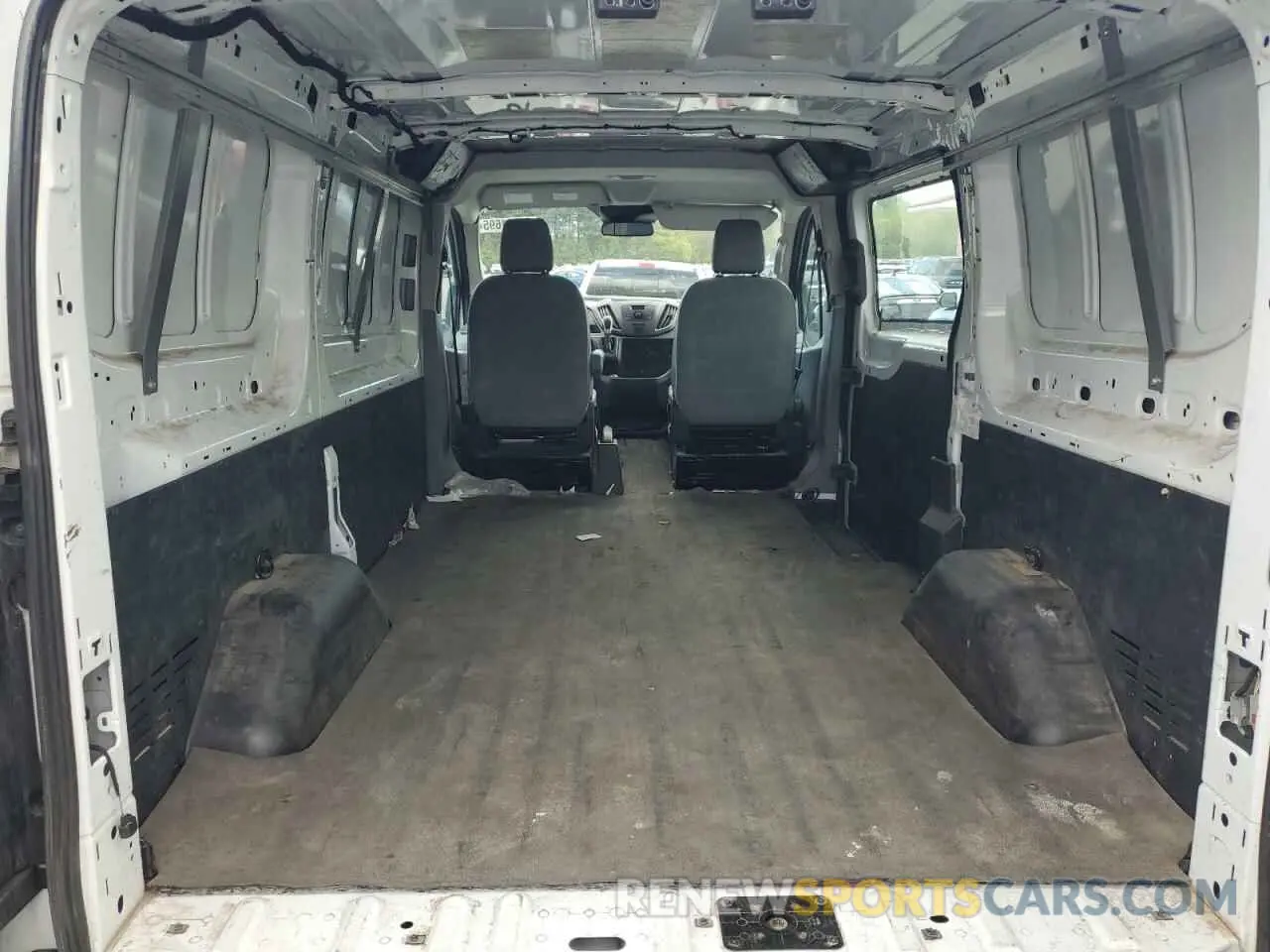 11 Фотография поврежденного автомобиля 1FTYR1YMXKKB37492 FORD TRANSIT 2019