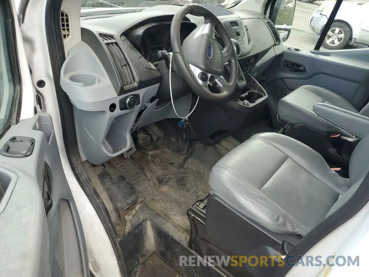 8 Фотография поврежденного автомобиля 1FTYR1YMXKKB37492 FORD TRANSIT 2019