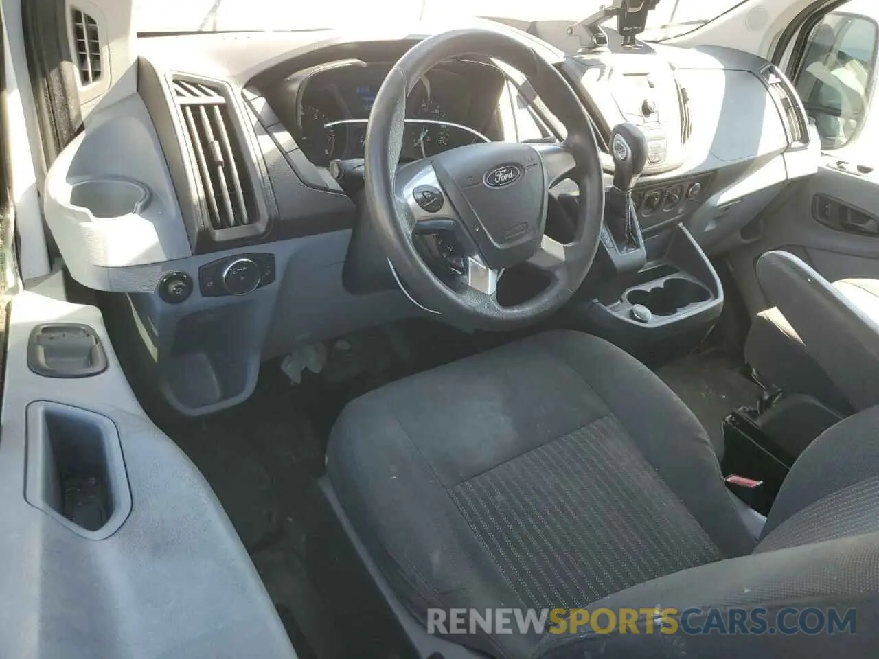 8 Фотография поврежденного автомобиля 1FTYR1ZM9KKB51799 FORD TRANSIT 2019