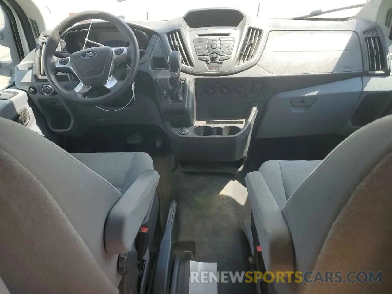 8 Photograph of a damaged car 1FTYR2CMXKKB08555 FORD TRANSIT 2019