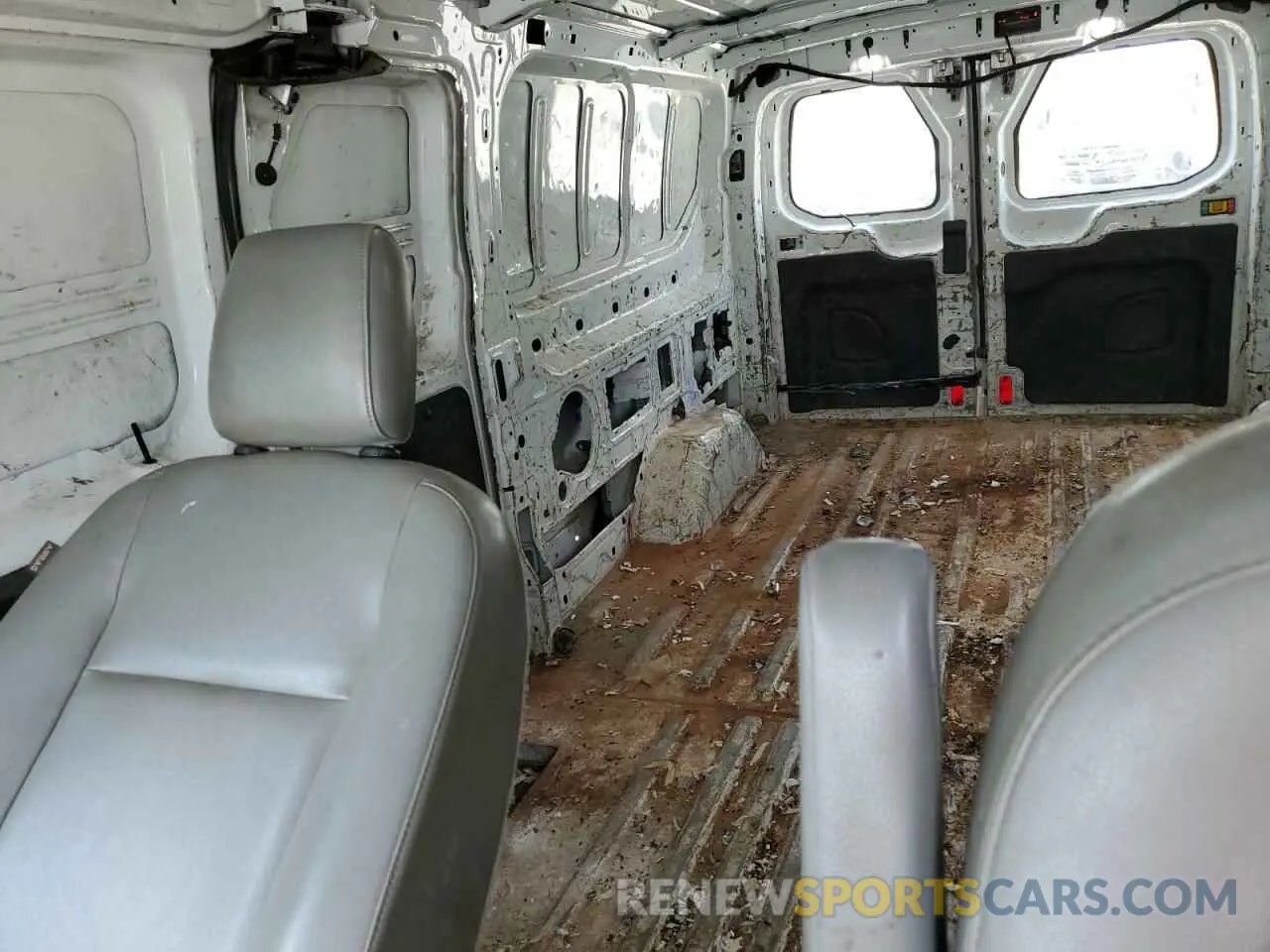 10 Photograph of a damaged car 1FTYR2ZM3KKA76250 FORD TRANSIT 2019
