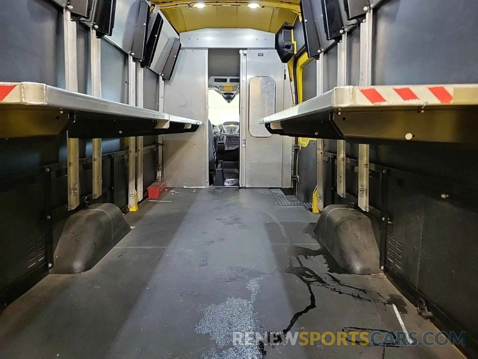 10 Фотография поврежденного автомобиля 1FTYR3XM0KKA38662 FORD TRANSIT 2019