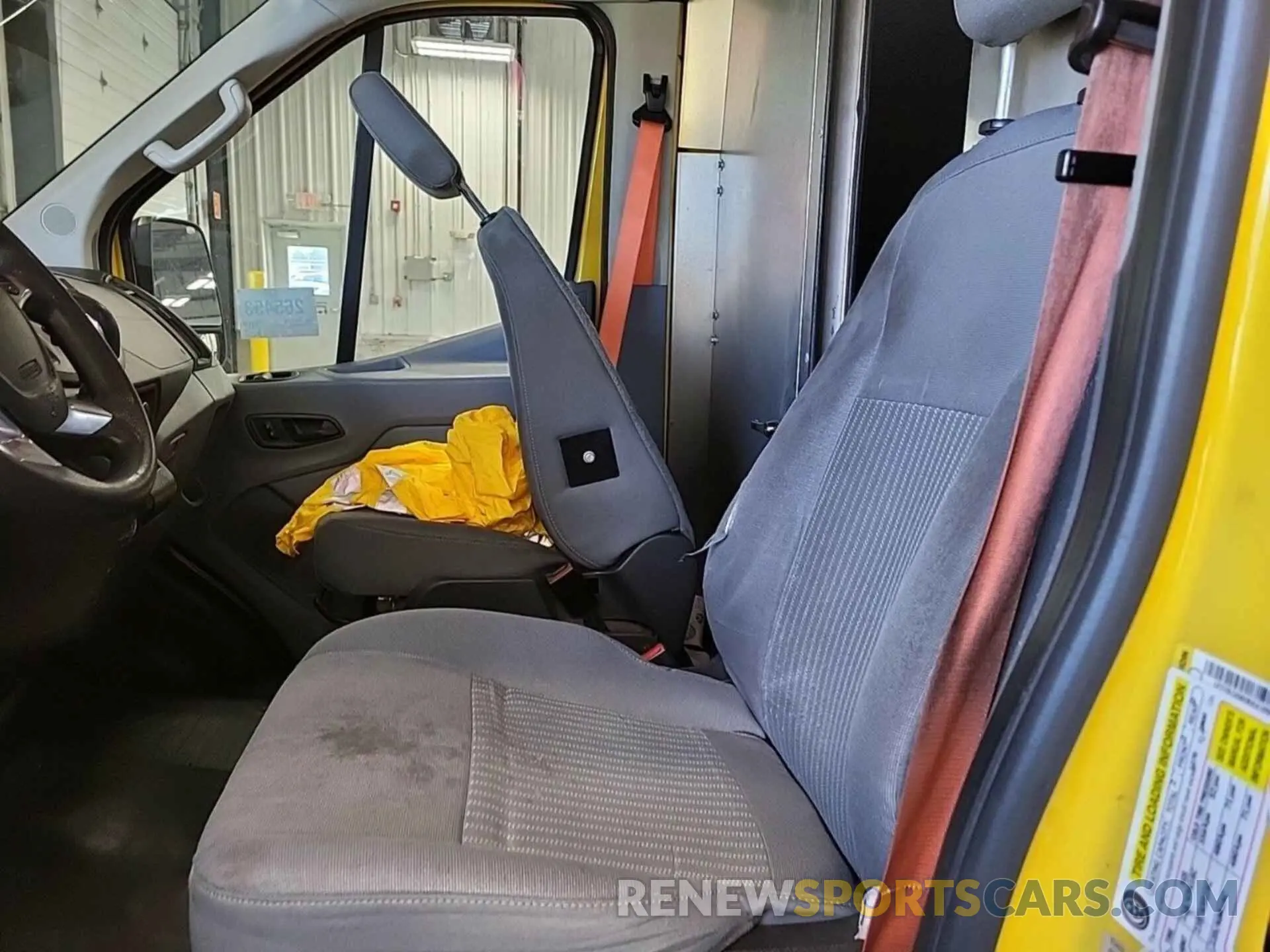 31 Фотография поврежденного автомобиля 1FTYR3XM0KKA38662 FORD TRANSIT 2019