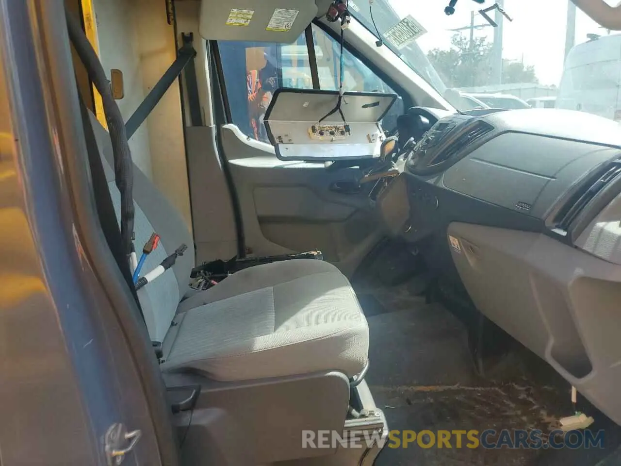 11 Photograph of a damaged car 1FTYR3XM2KKB17542 FORD TRANSIT 2019
