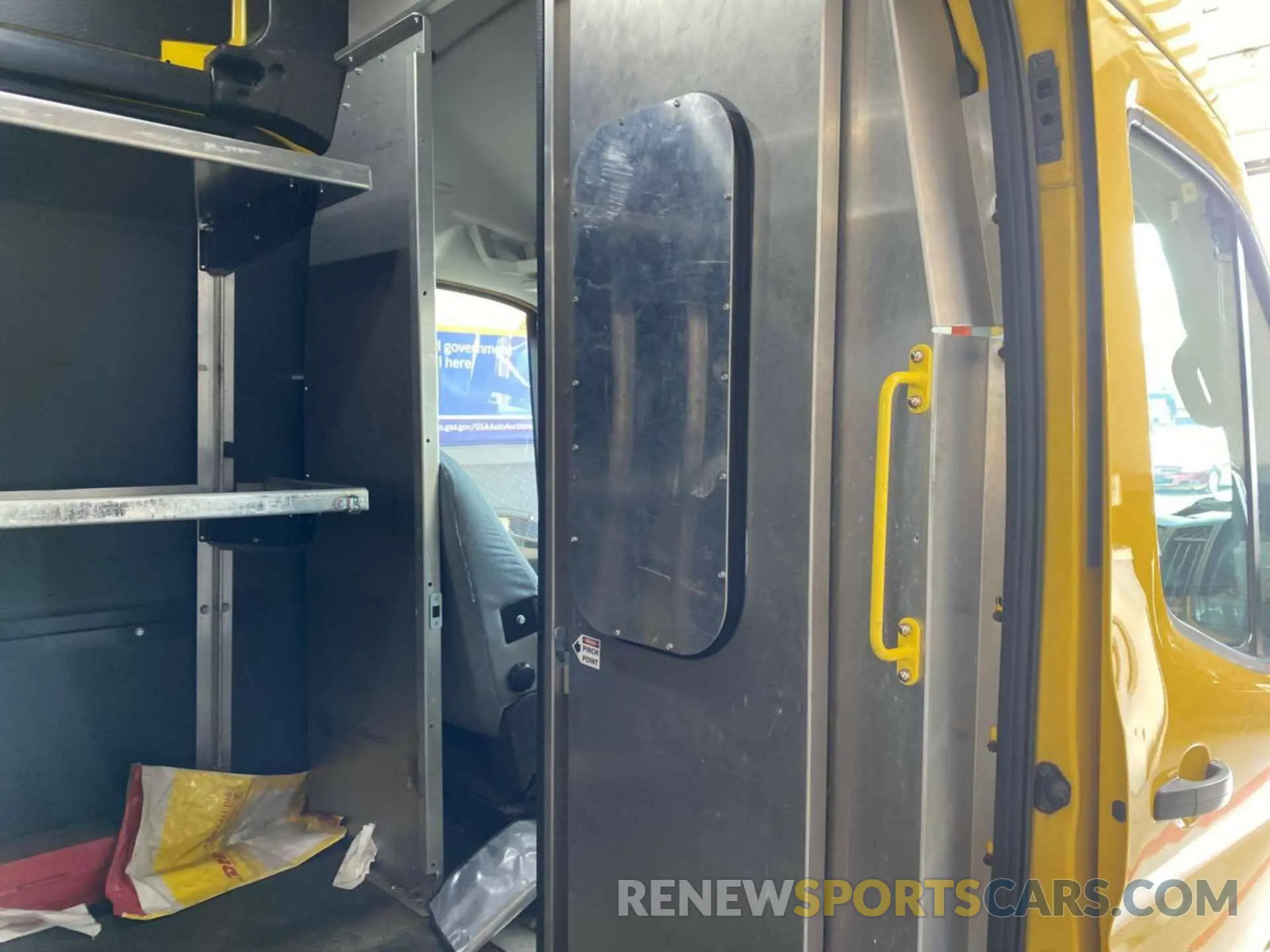 11 Фотография поврежденного автомобиля 1FTYR3XM5KKA24840 FORD TRANSIT 2019