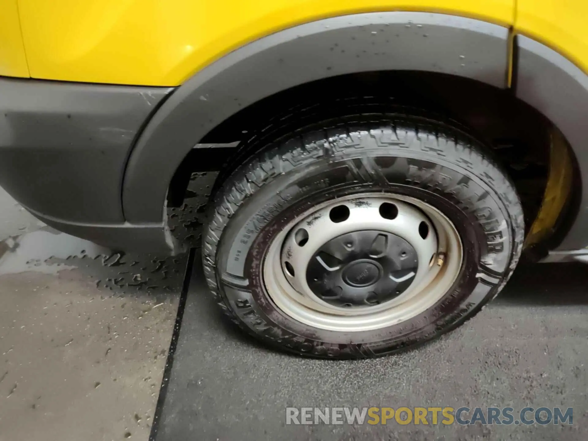10 Photograph of a damaged car 1FTYR3XM8KKA38683 FORD TRANSIT 2019
