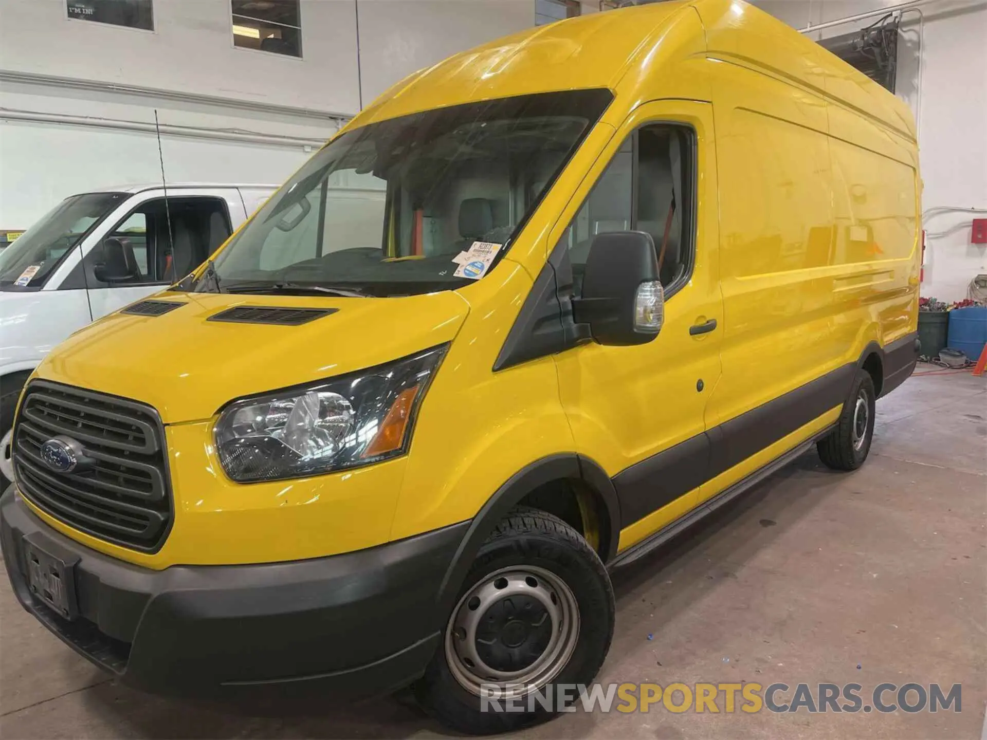 17 Photograph of a damaged car 1FTYR3XM8KKA38683 FORD TRANSIT 2019