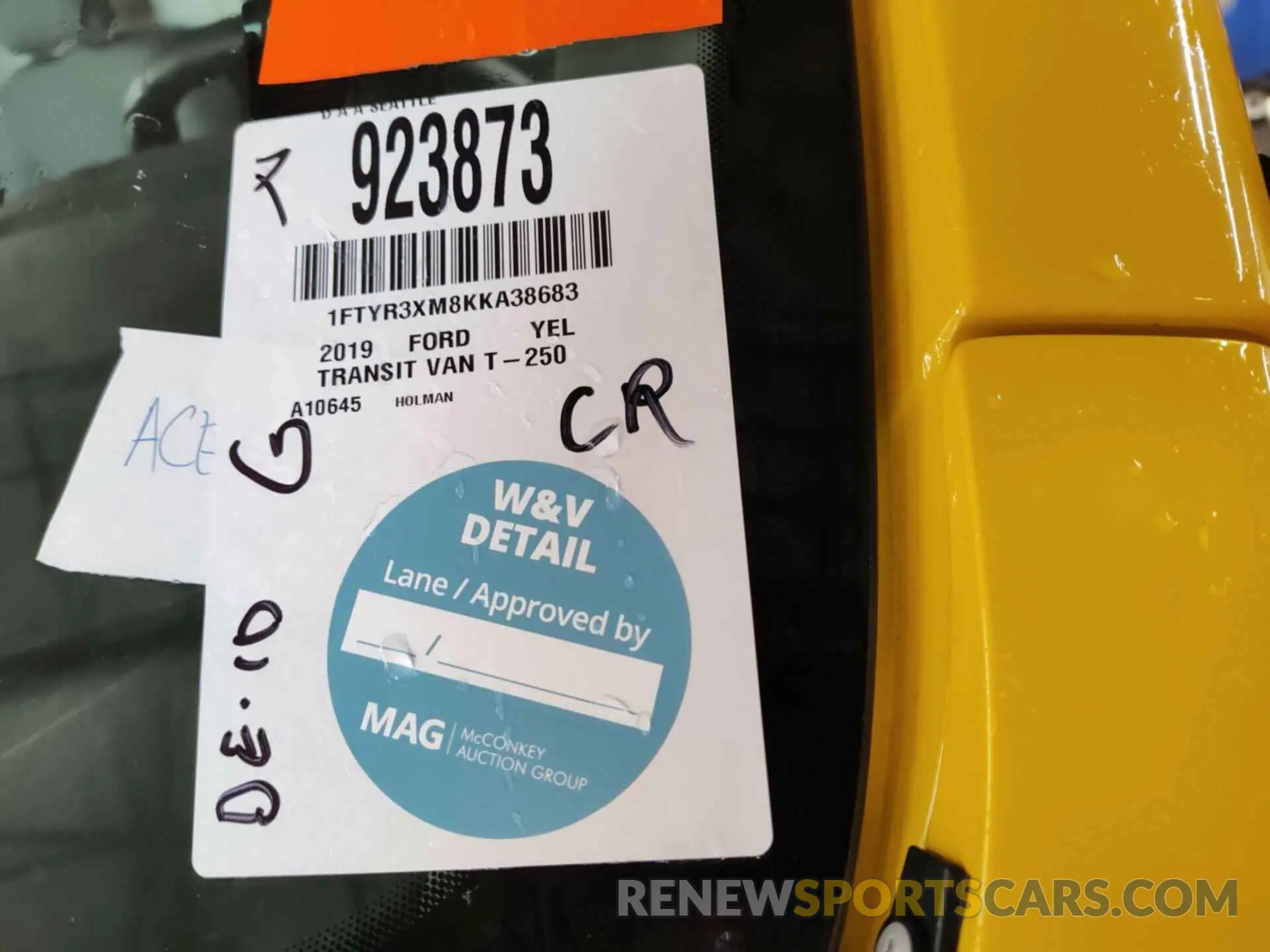 19 Photograph of a damaged car 1FTYR3XM8KKA38683 FORD TRANSIT 2019