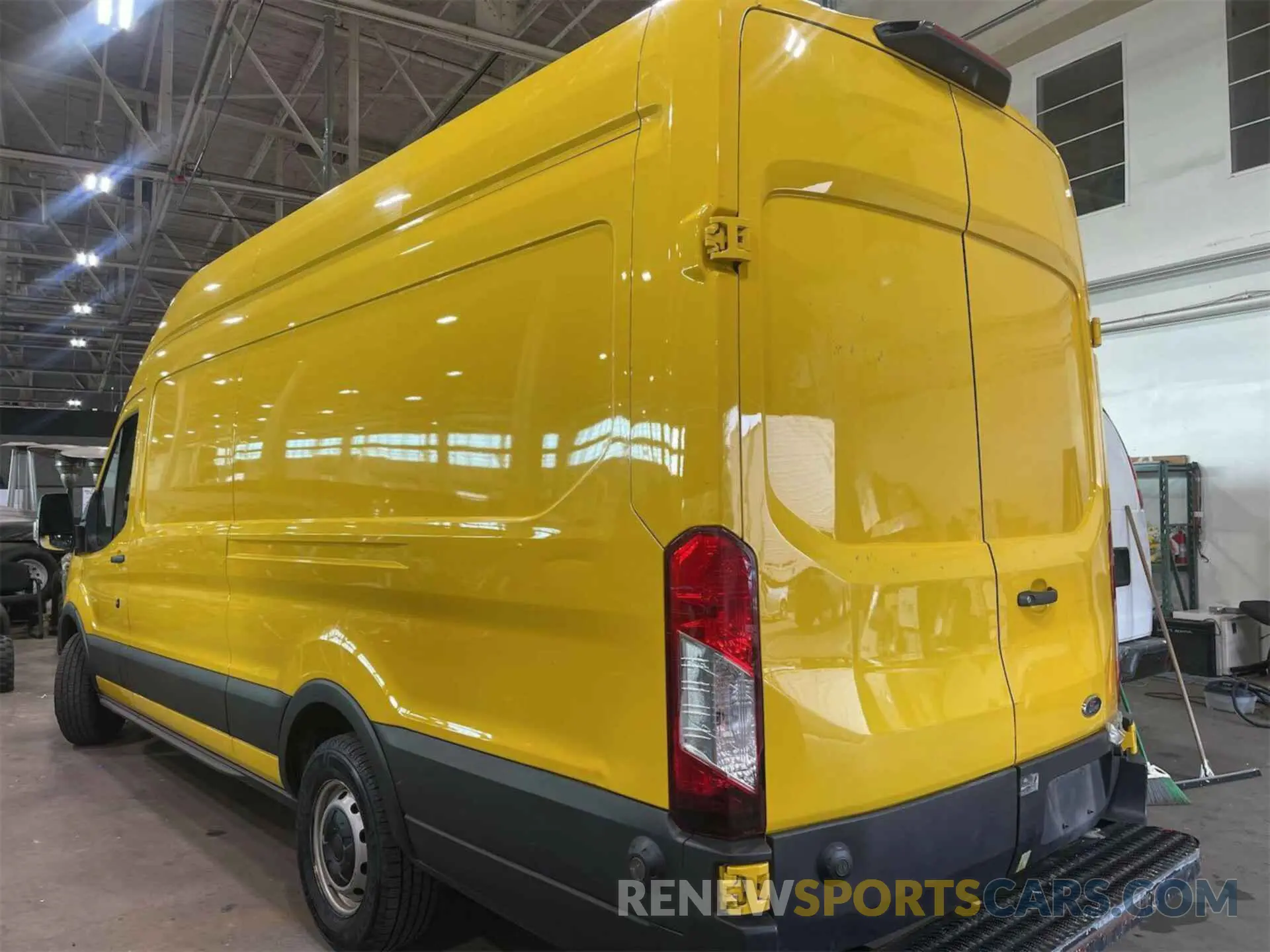 22 Photograph of a damaged car 1FTYR3XM8KKA38683 FORD TRANSIT 2019