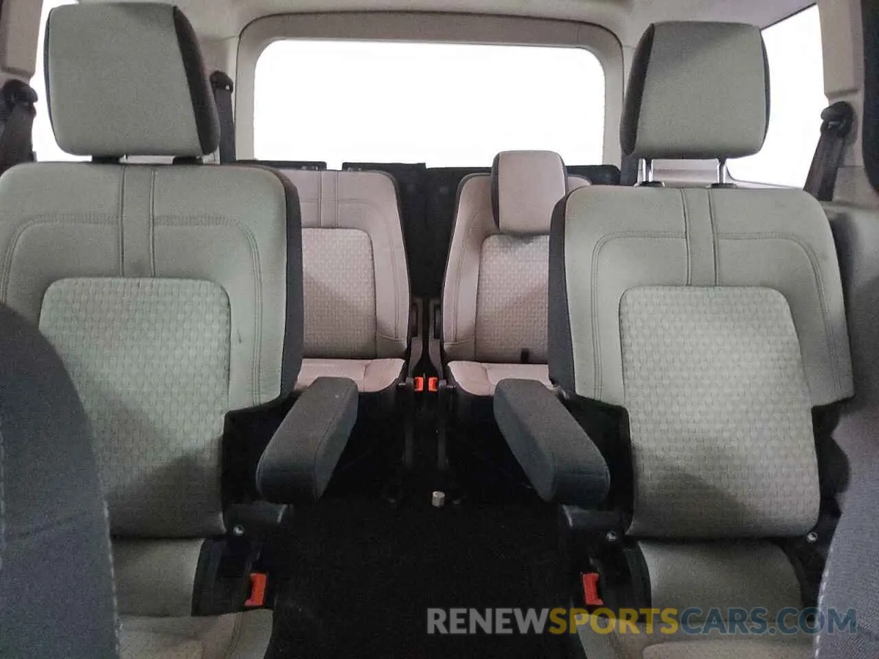 10 Photograph of a damaged car NM0GE9F28K1392152 FORD TRANSIT 2019