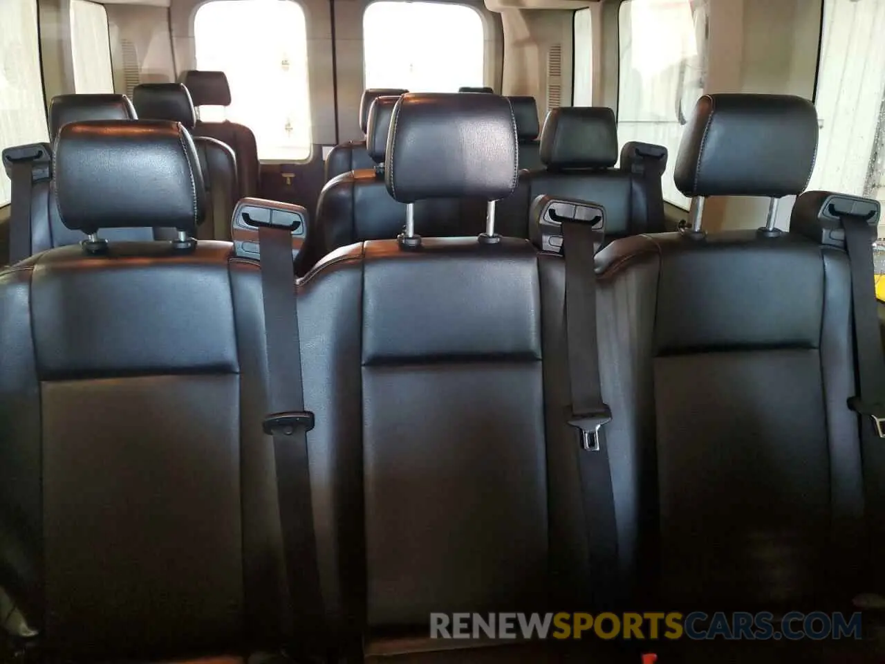 10 Фотография поврежденного автомобиля 1FBAX2C86LKB06933 FORD TRANSIT 2020