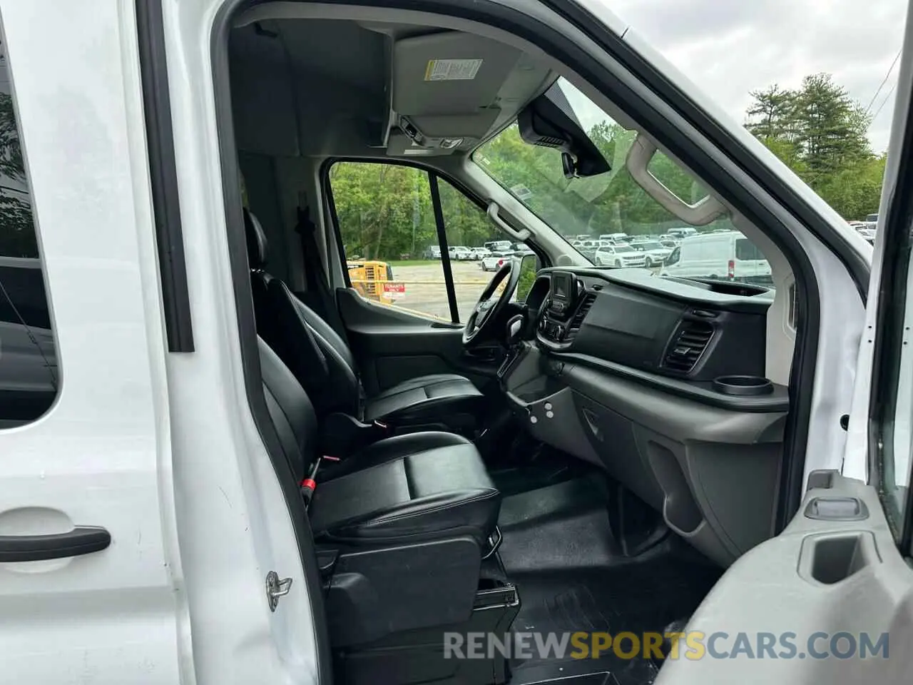 9 Фотография поврежденного автомобиля 1FBAX9C8XLKB11657 FORD TRANSIT 2020