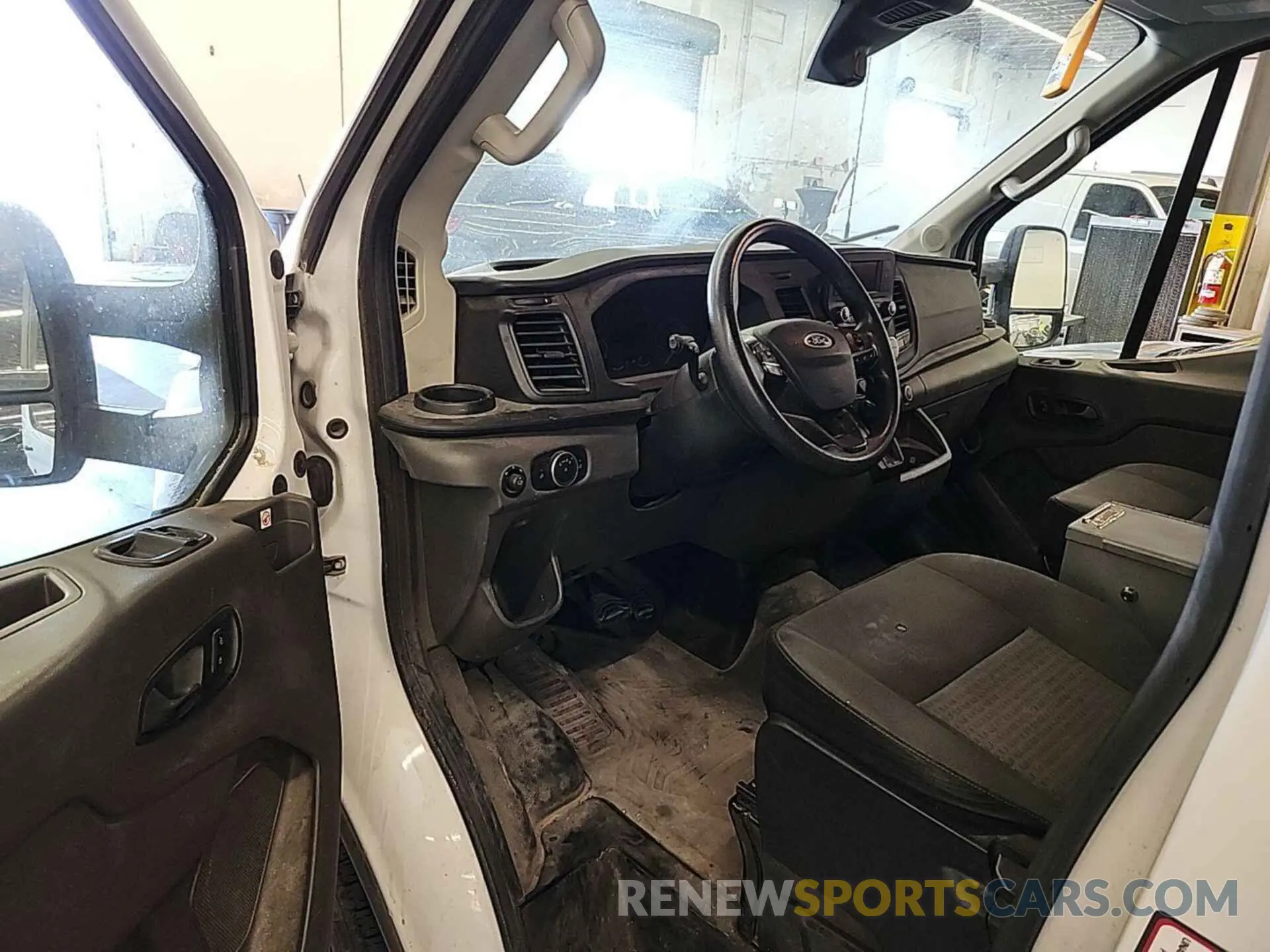 11 Фотография поврежденного автомобиля 1FTBR1CG0LKB75399 FORD TRANSIT 2020