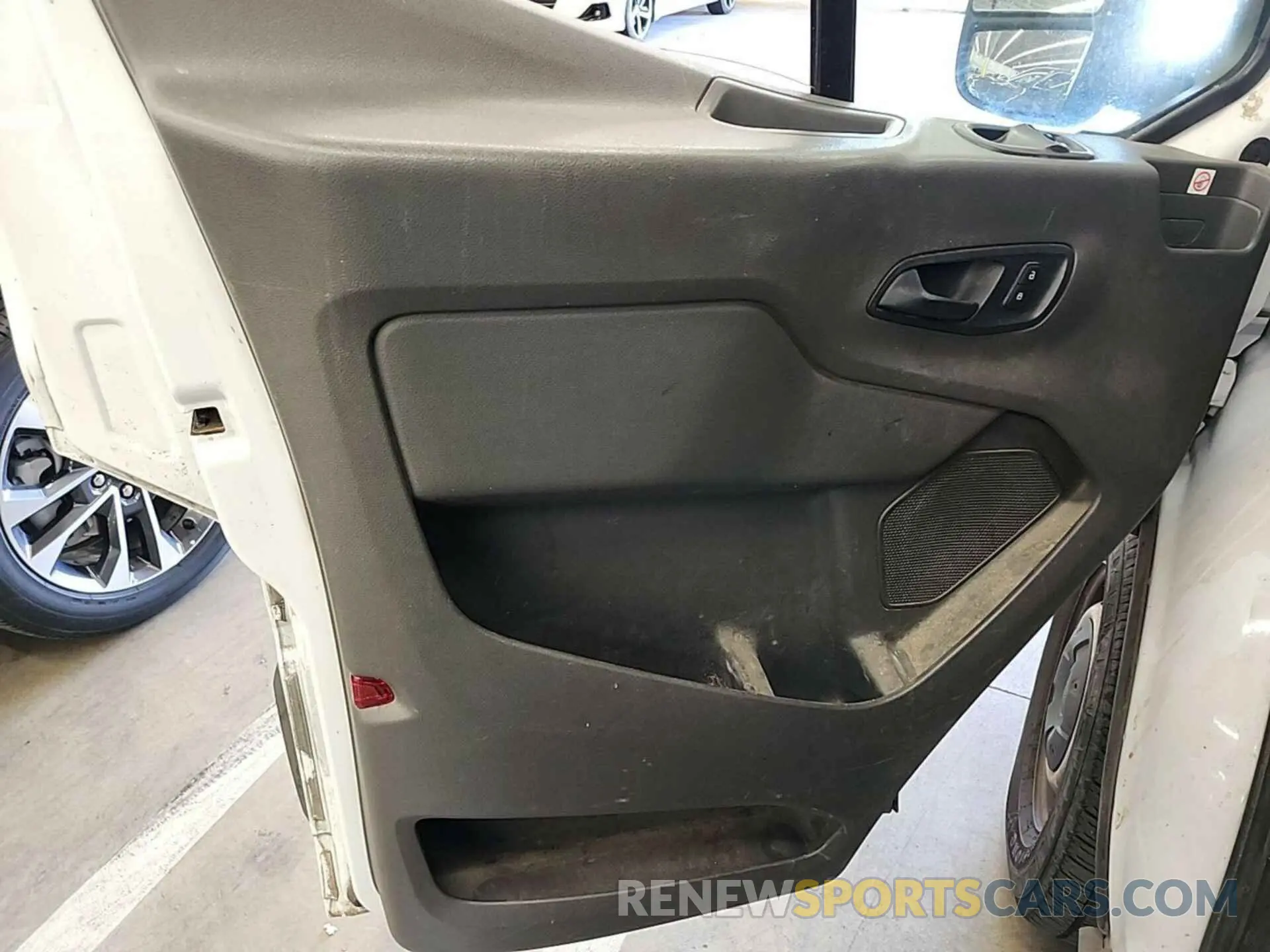 29 Фотография поврежденного автомобиля 1FTBR1CG0LKB75399 FORD TRANSIT 2020