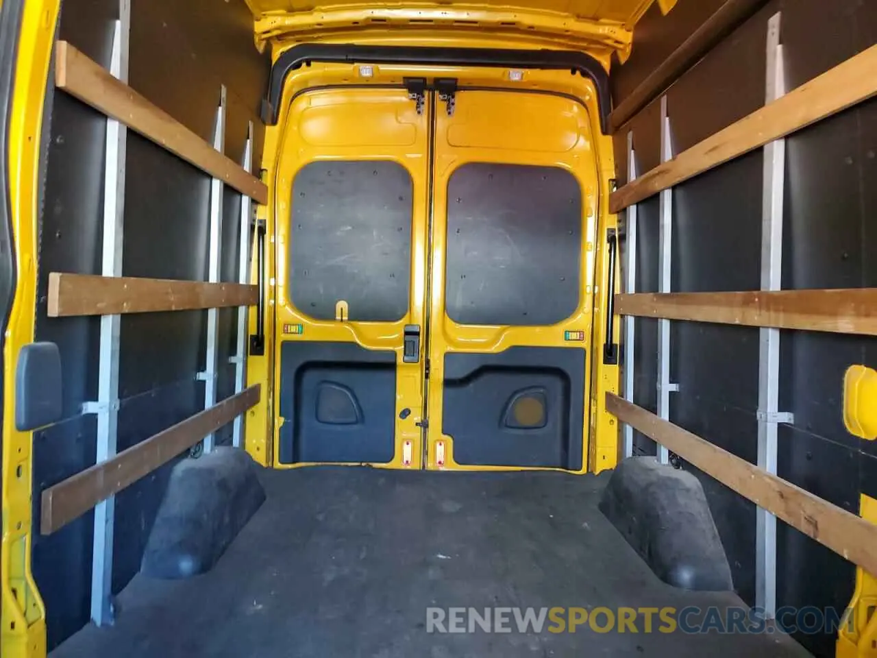 10 Фотография поврежденного автомобиля 1FTBR1X84LKA56841 FORD TRANSIT 2020
