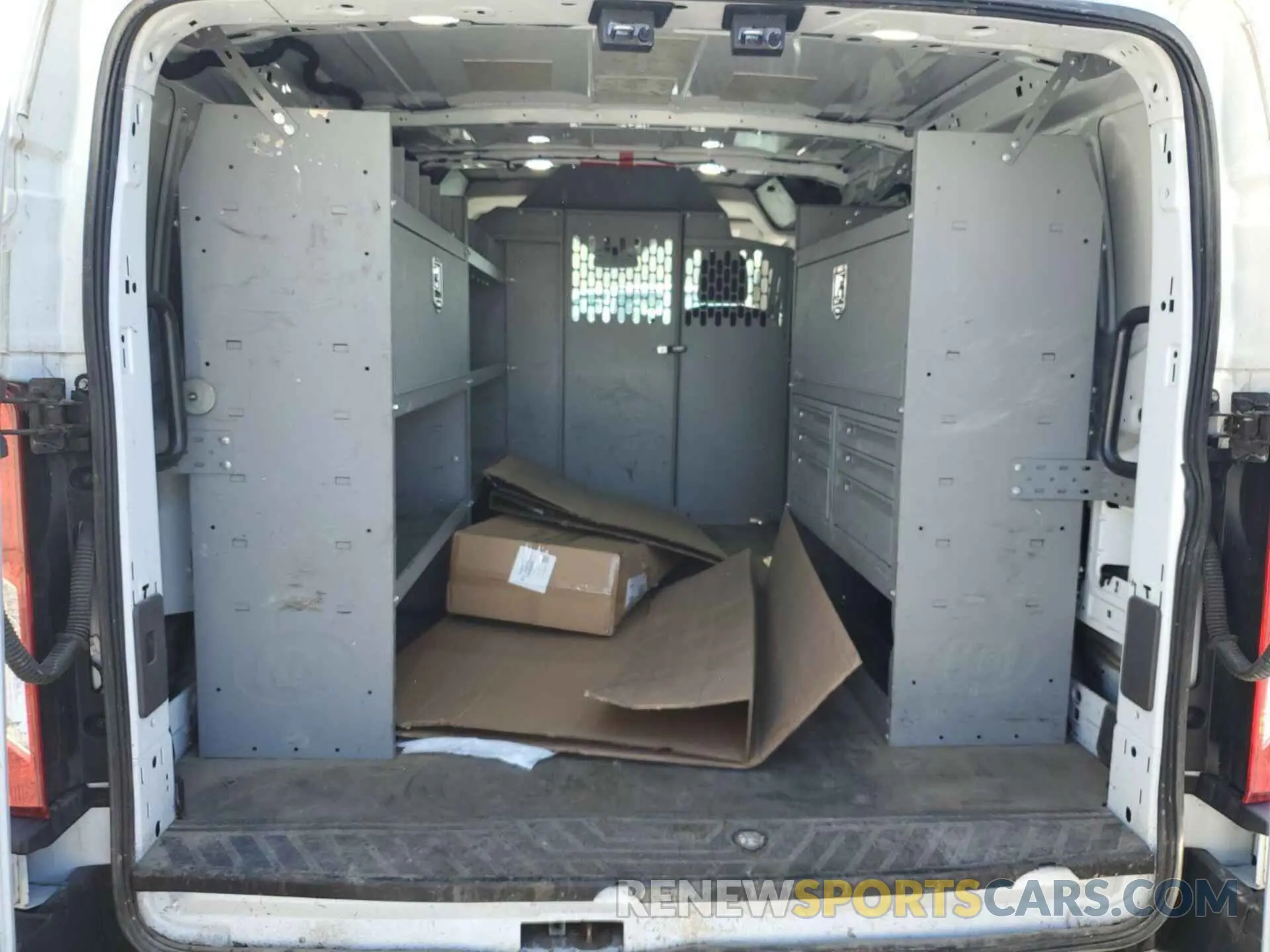 17 Photograph of a damaged car 1FTBR1Y84LKB08466 FORD TRANSIT 2020