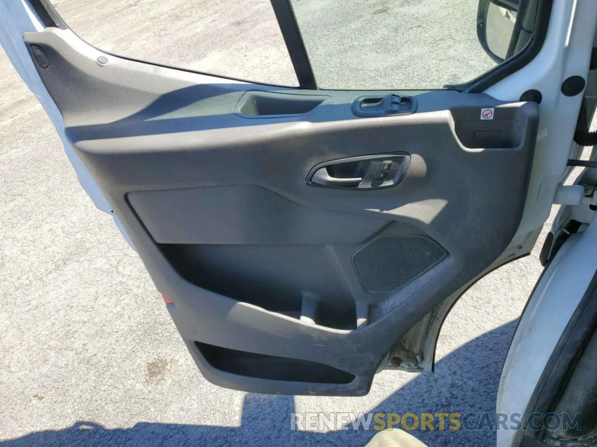 8 Photograph of a damaged car 1FTBR1Y84LKB08466 FORD TRANSIT 2020
