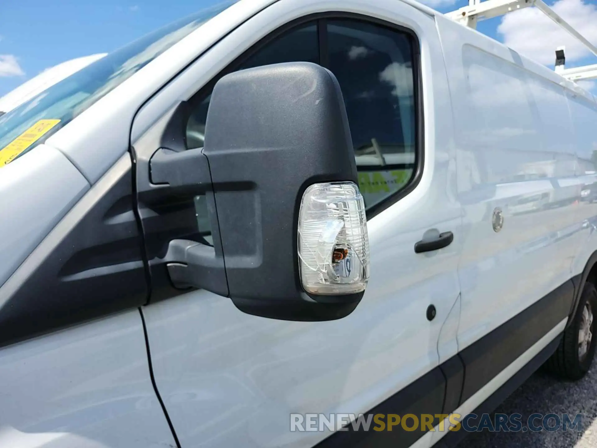 19 Photograph of a damaged car 1FTBR1YG2LKA50462 FORD TRANSIT 2020