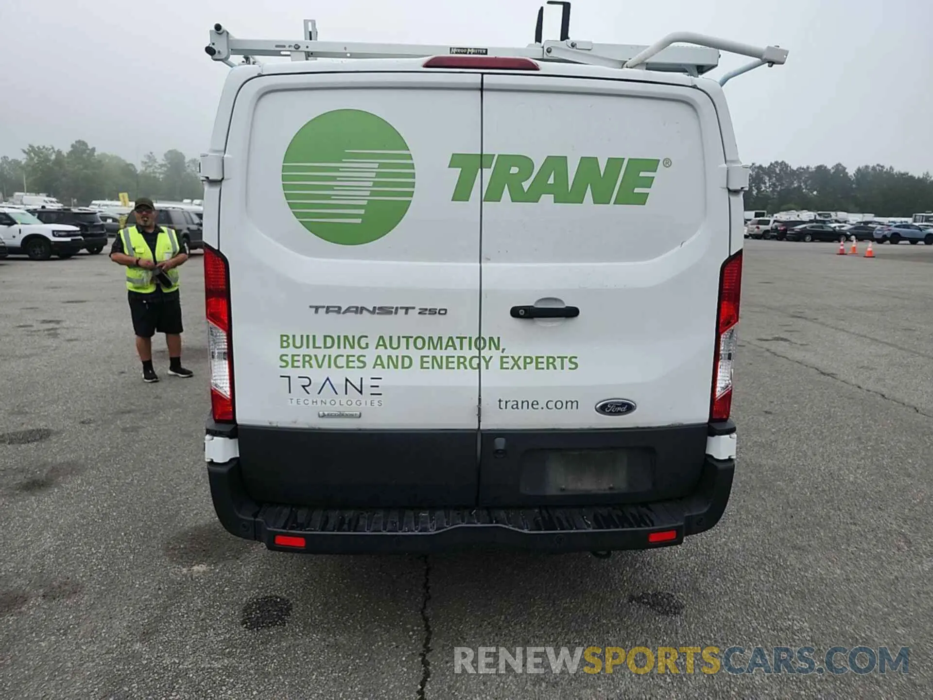 25 Photograph of a damaged car 1FTBR1YG2LKA50462 FORD TRANSIT 2020