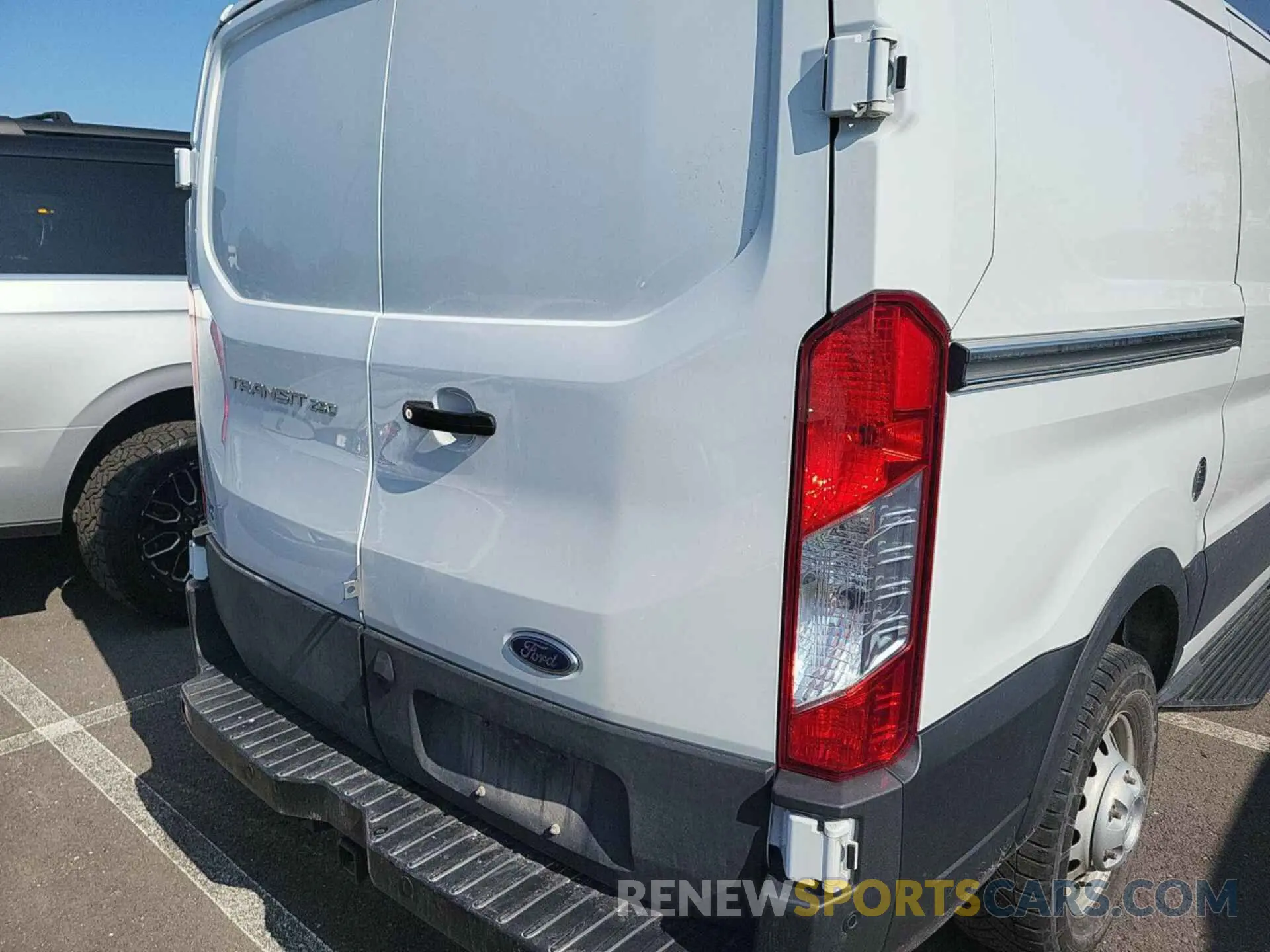 11 Photograph of a damaged car 1FTBR2YG1LKB62031 FORD TRANSIT 2020