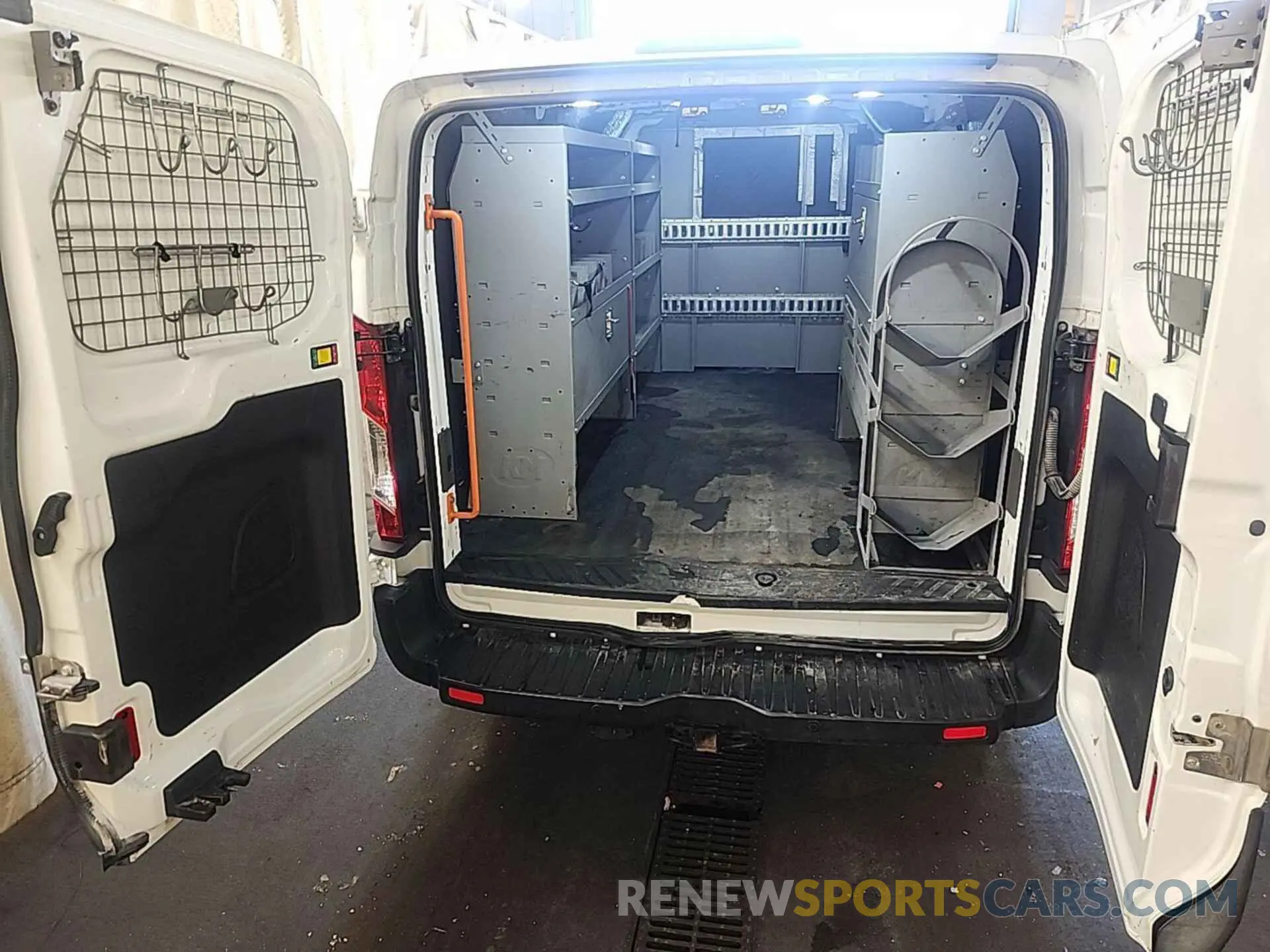 15 Photograph of a damaged car 1FTBR2YG6LKB09132 FORD TRANSIT 2020