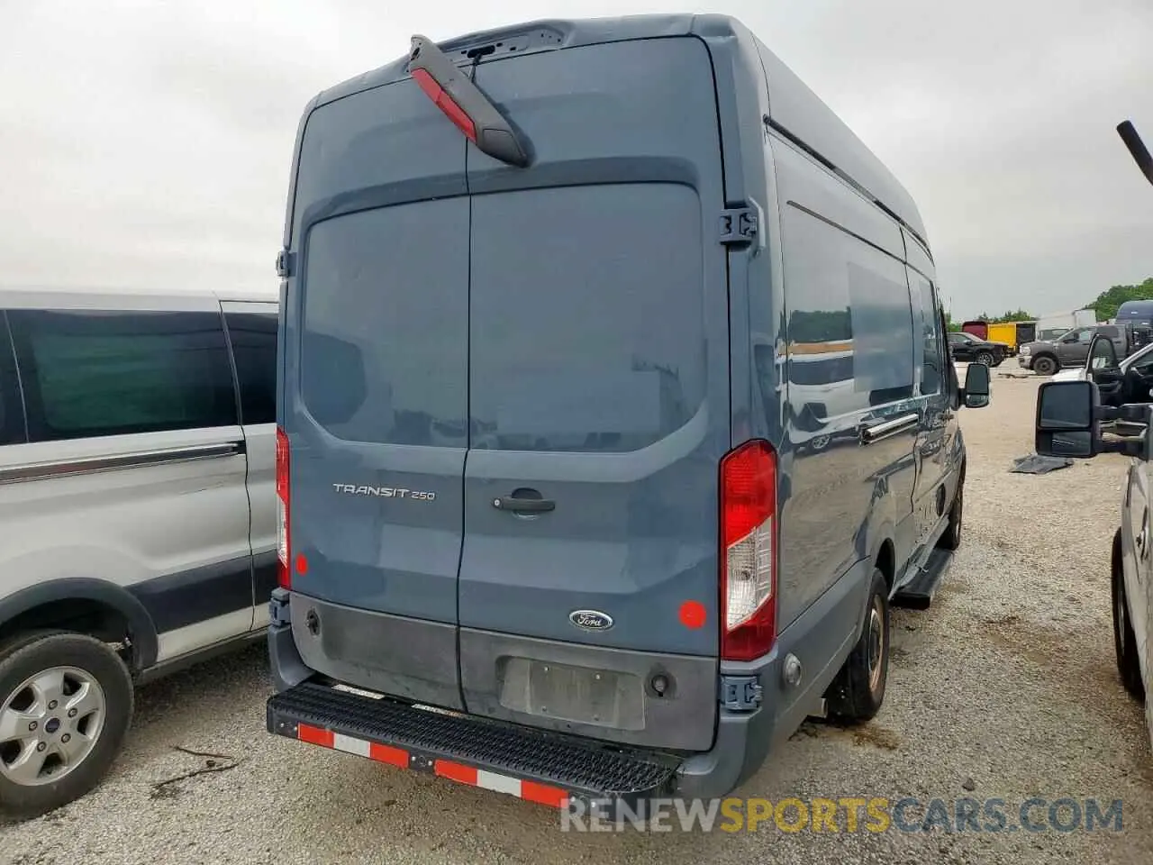 3 Фотография поврежденного автомобиля 1FTBR3X83LKA55658 FORD TRANSIT 2020
