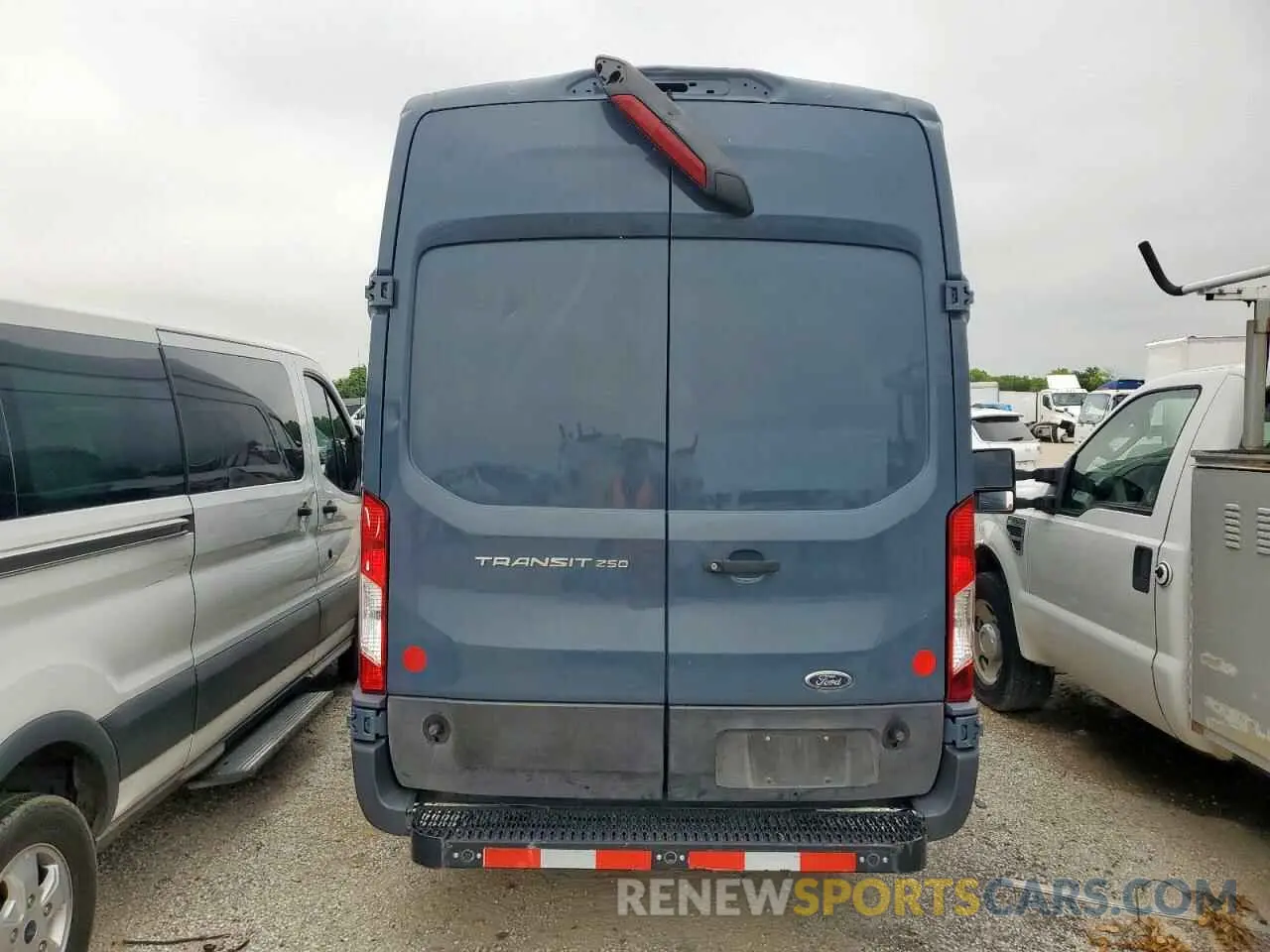 6 Фотография поврежденного автомобиля 1FTBR3X83LKA55658 FORD TRANSIT 2020